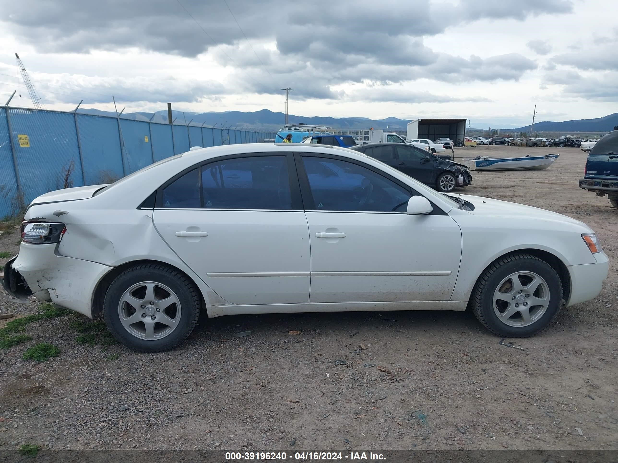 Photo 13 VIN: 5NPET46C28H368247 - HYUNDAI SONATA 