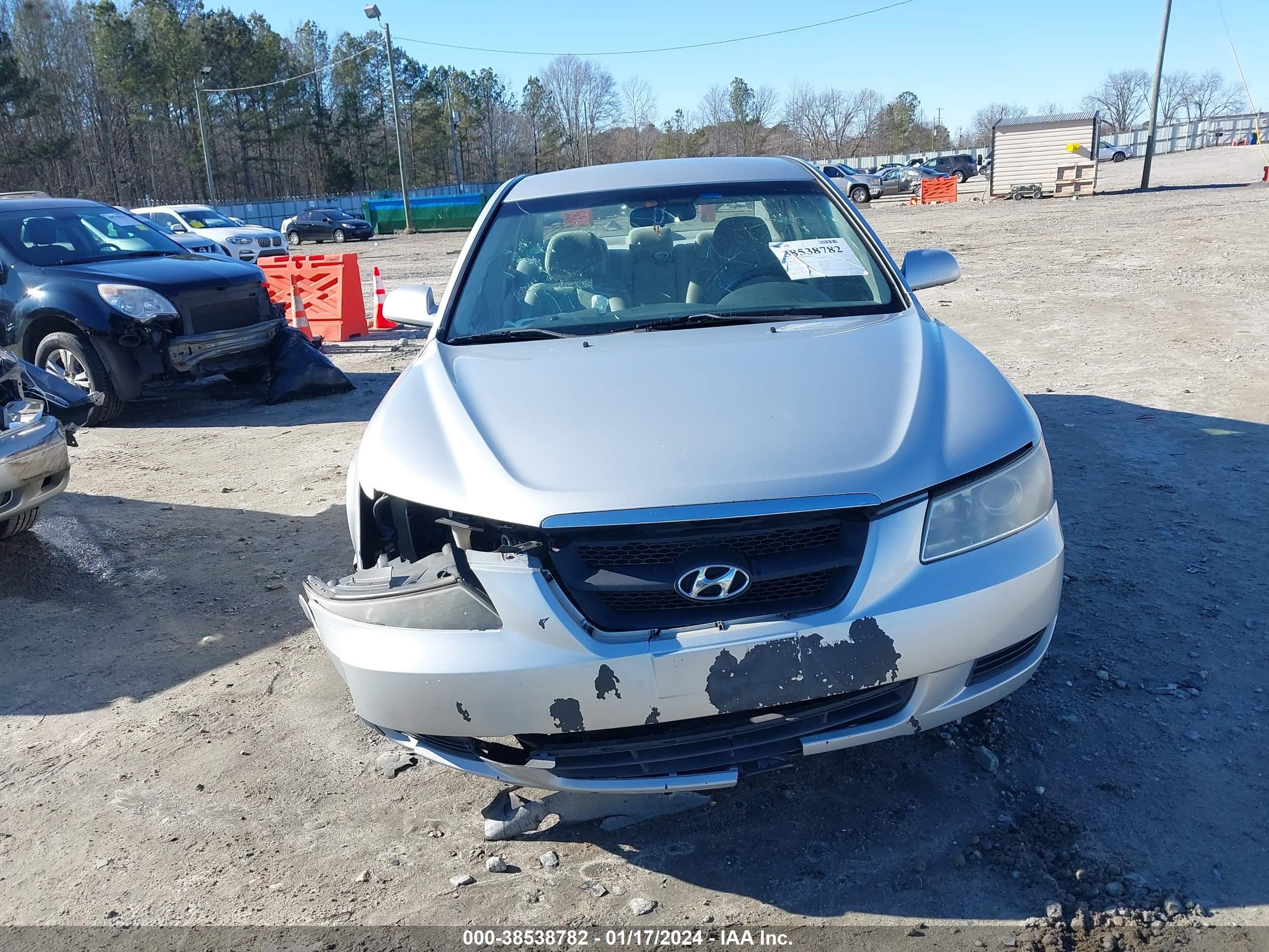 Photo 11 VIN: 5NPET46C28H371889 - HYUNDAI SONATA 