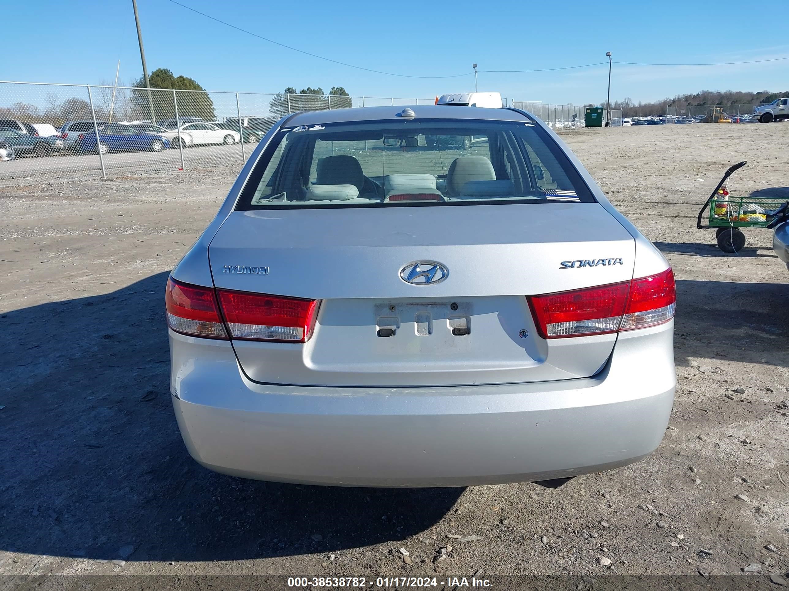 Photo 15 VIN: 5NPET46C28H371889 - HYUNDAI SONATA 