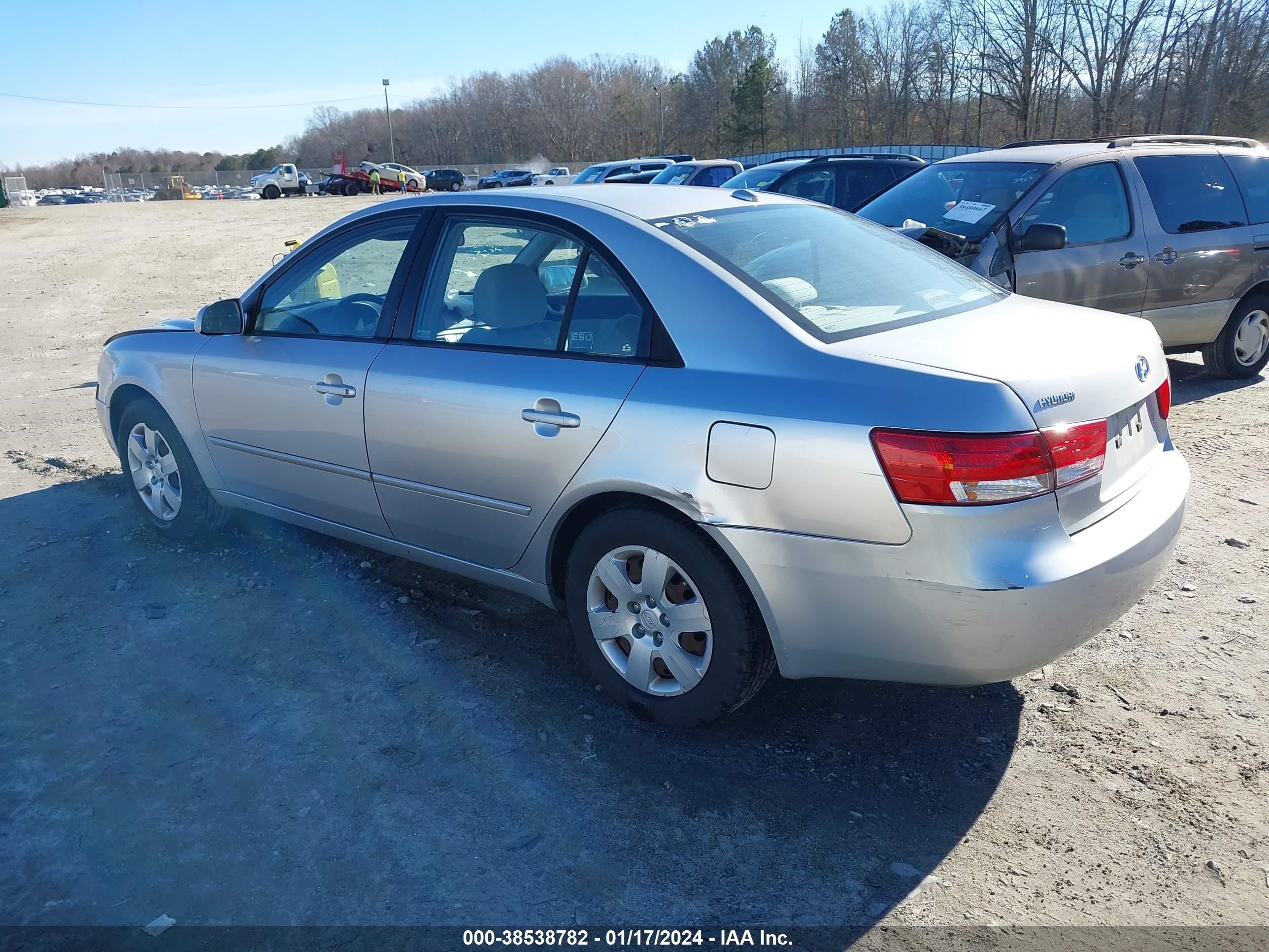 Photo 2 VIN: 5NPET46C28H371889 - HYUNDAI SONATA 