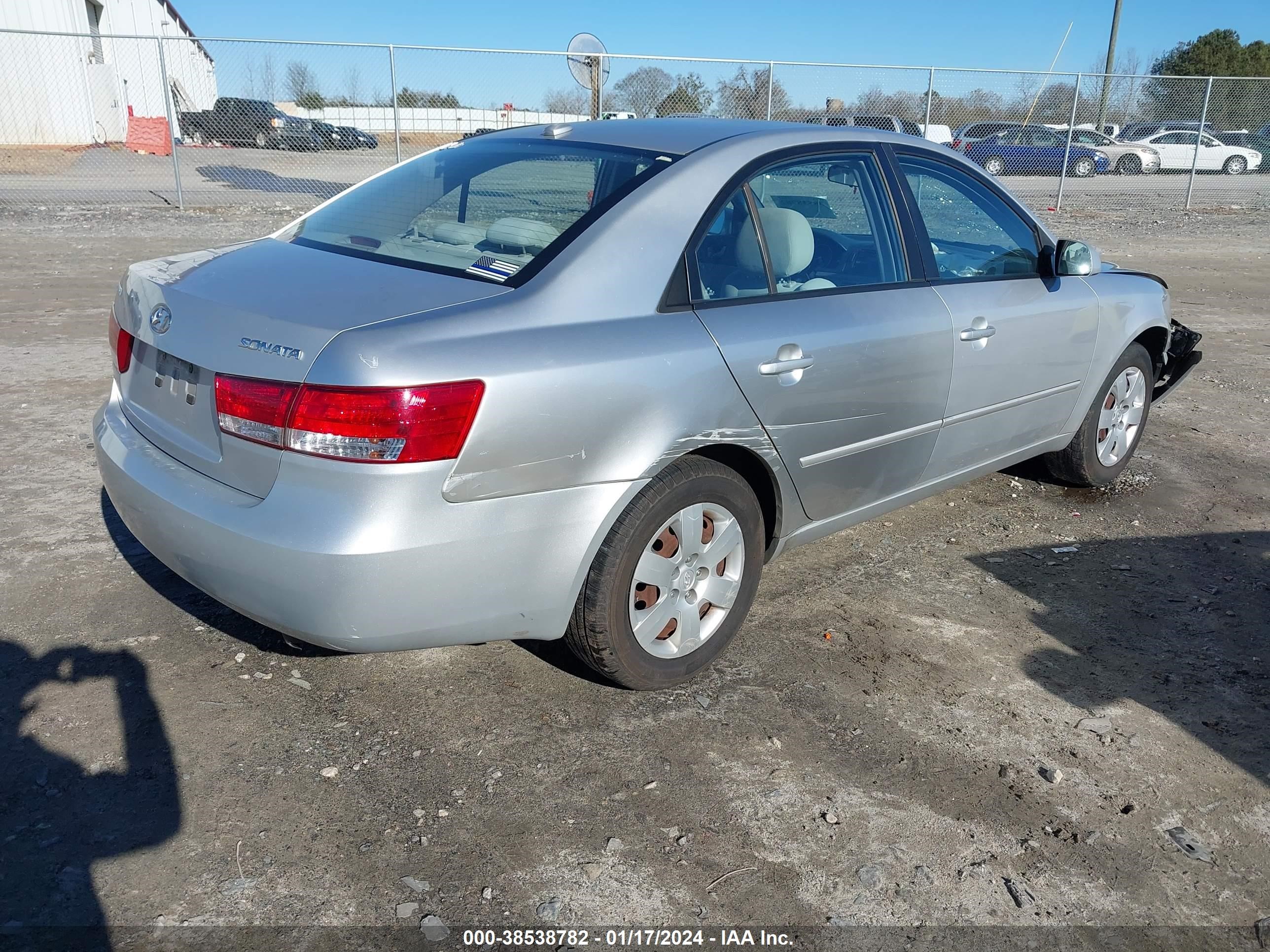 Photo 3 VIN: 5NPET46C28H371889 - HYUNDAI SONATA 