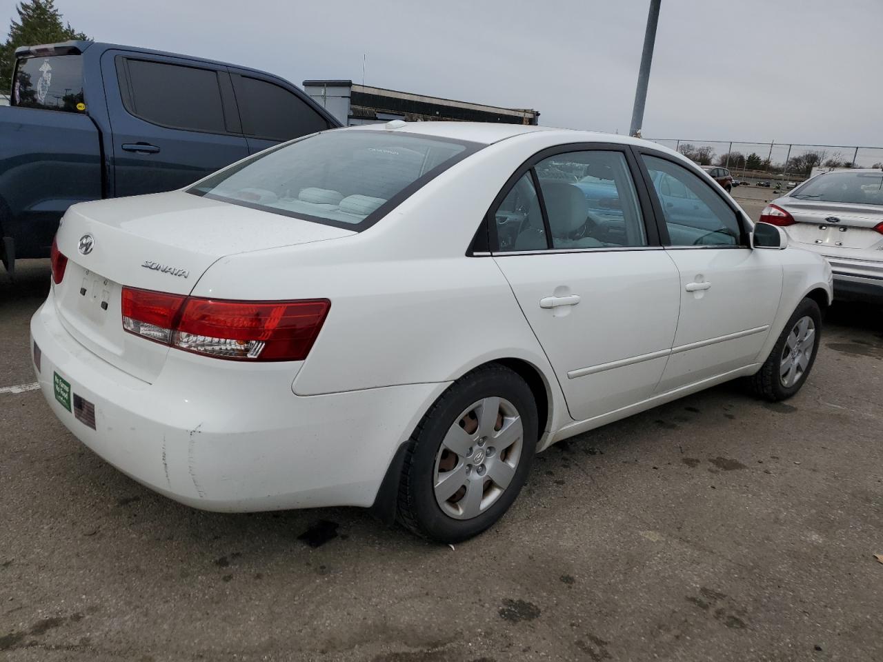 Photo 2 VIN: 5NPET46C28H398929 - HYUNDAI SONATA 