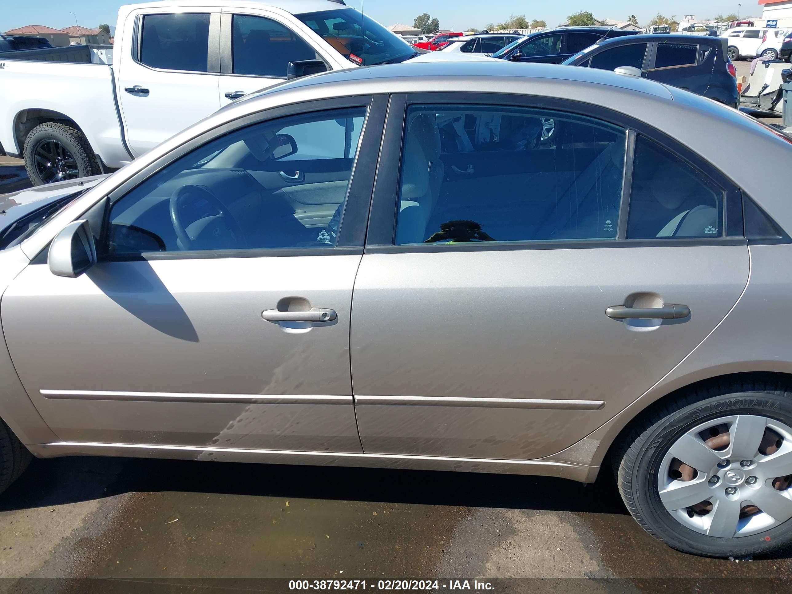 Photo 13 VIN: 5NPET46C38H370184 - HYUNDAI SONATA 