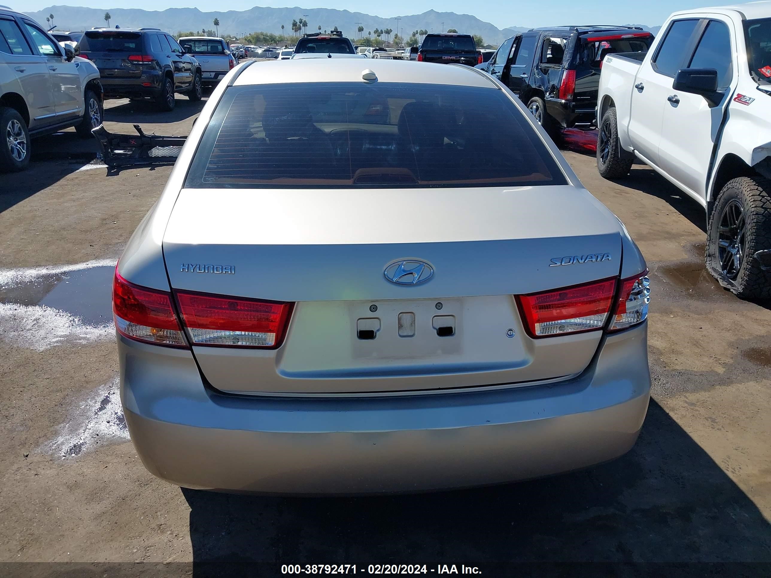 Photo 15 VIN: 5NPET46C38H370184 - HYUNDAI SONATA 