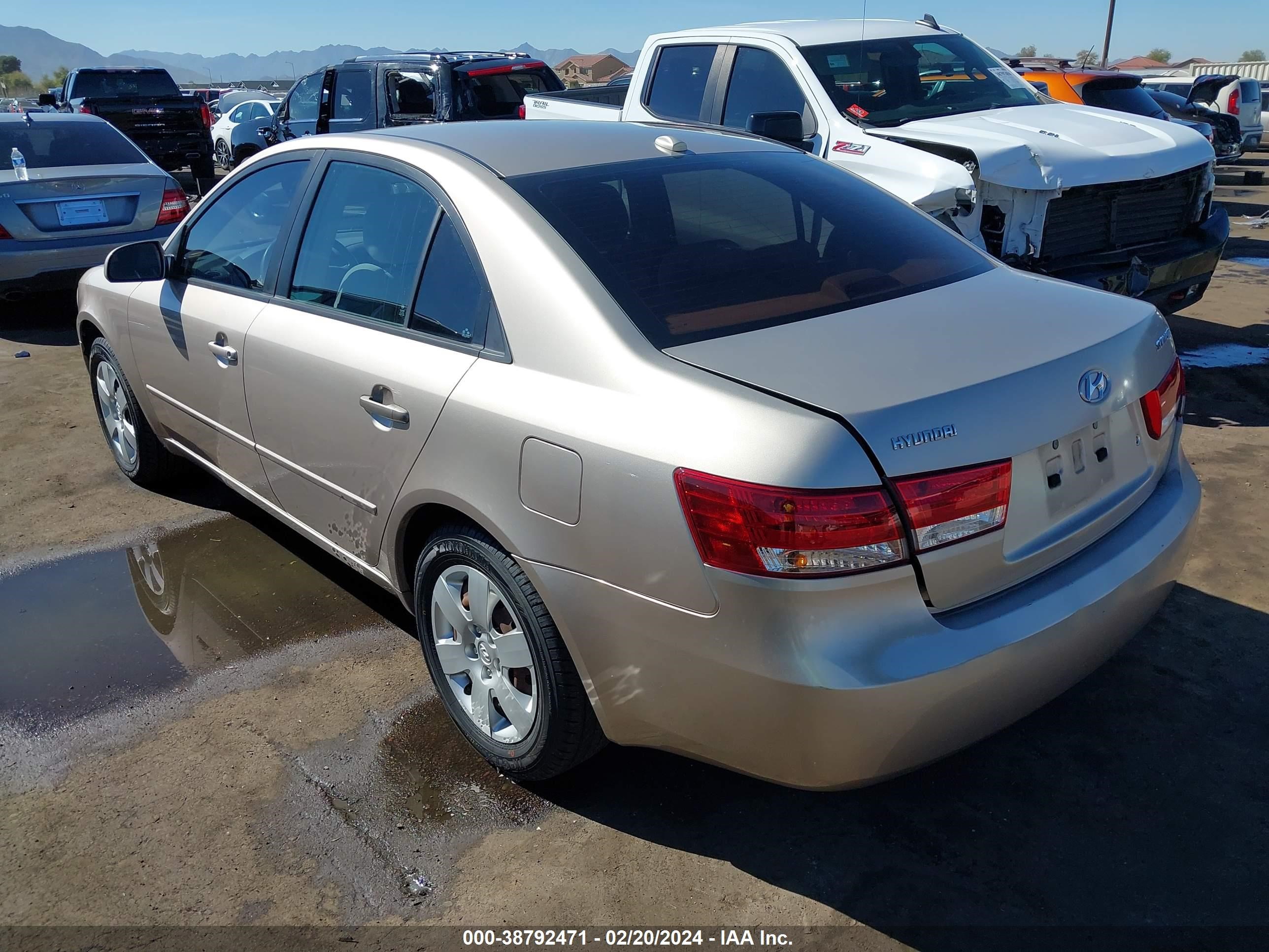 Photo 2 VIN: 5NPET46C38H370184 - HYUNDAI SONATA 