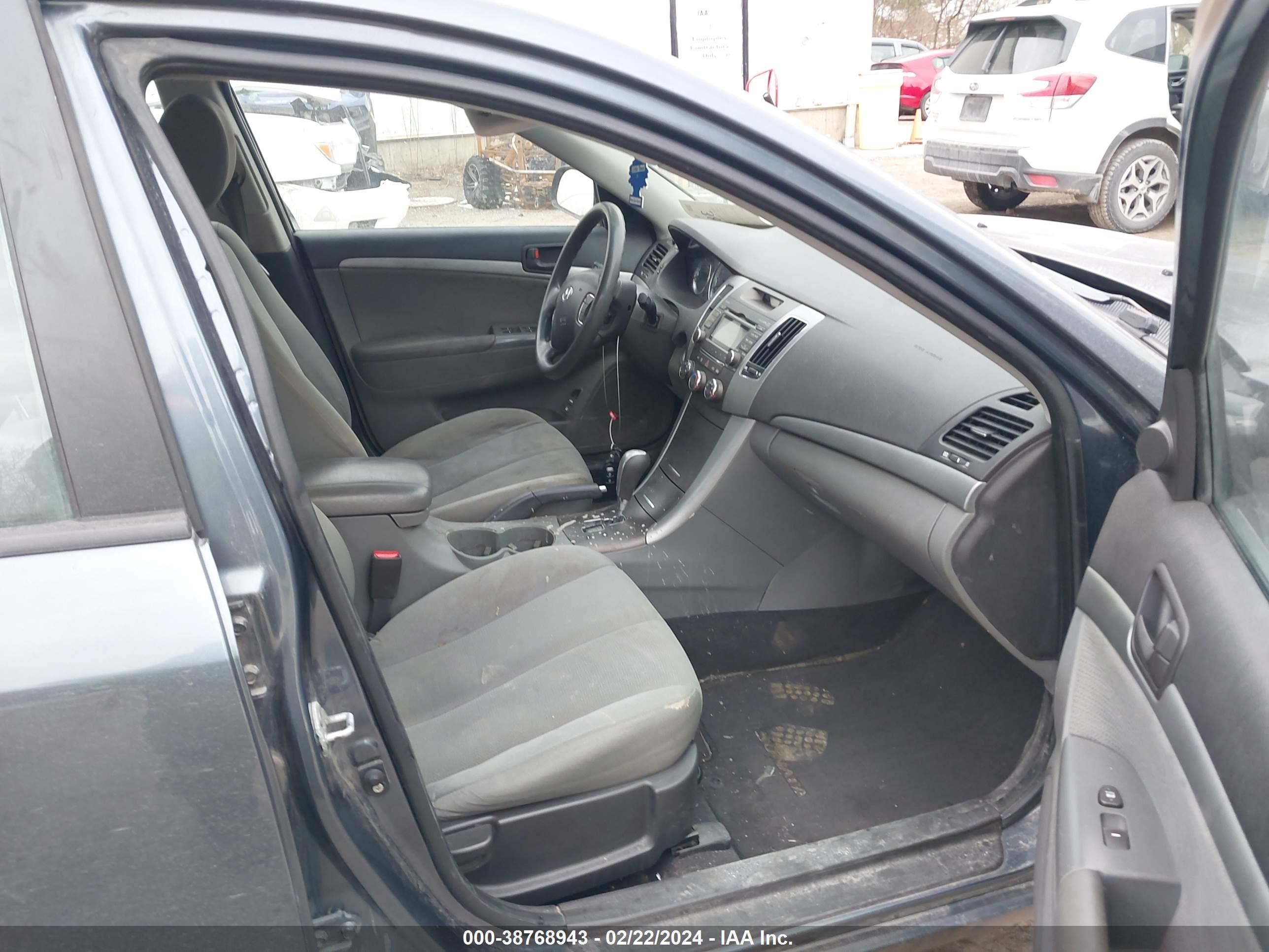 Photo 4 VIN: 5NPET46C39H407977 - HYUNDAI SONATA 