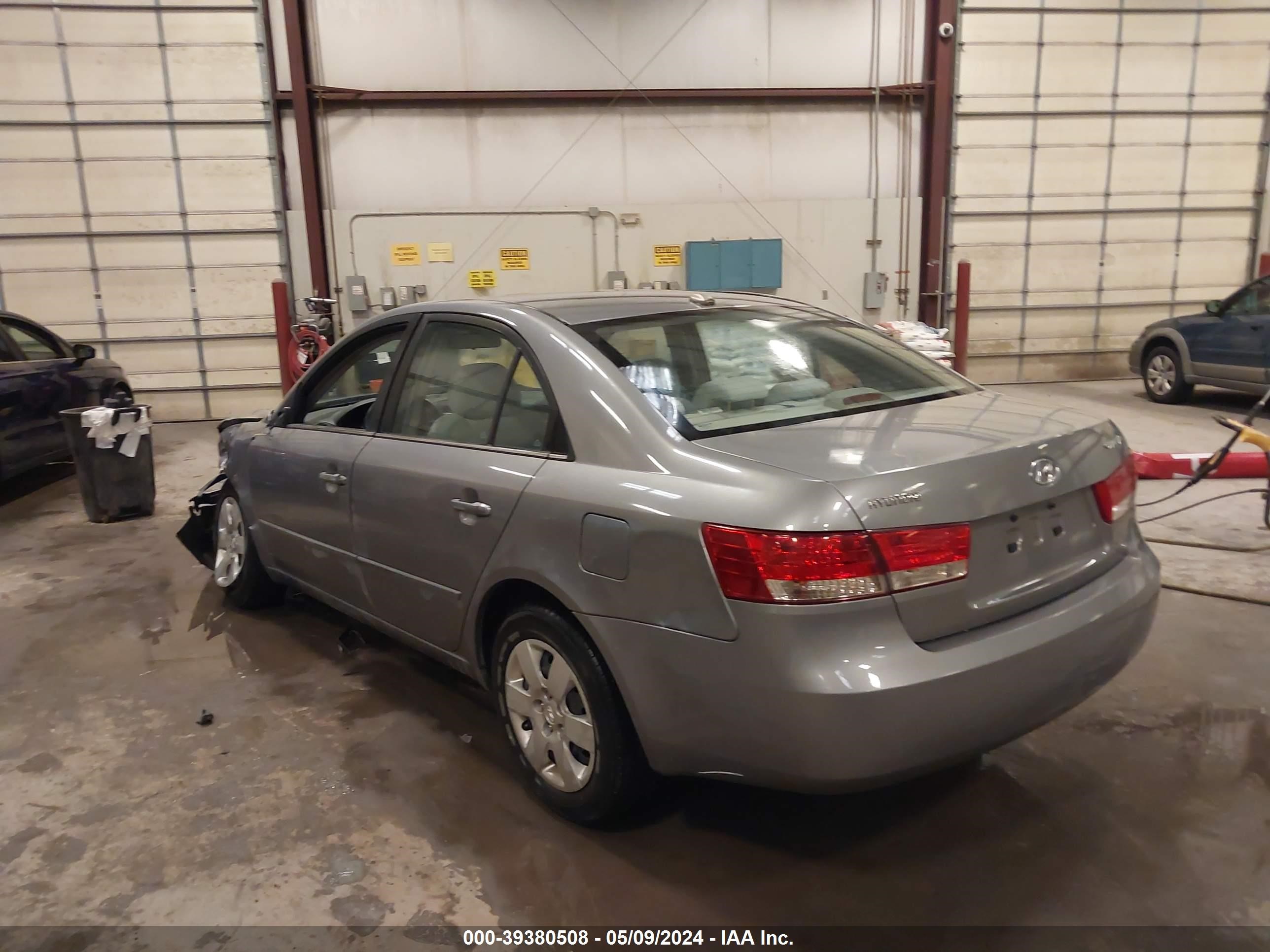 Photo 2 VIN: 5NPET46C48H374793 - HYUNDAI SONATA 