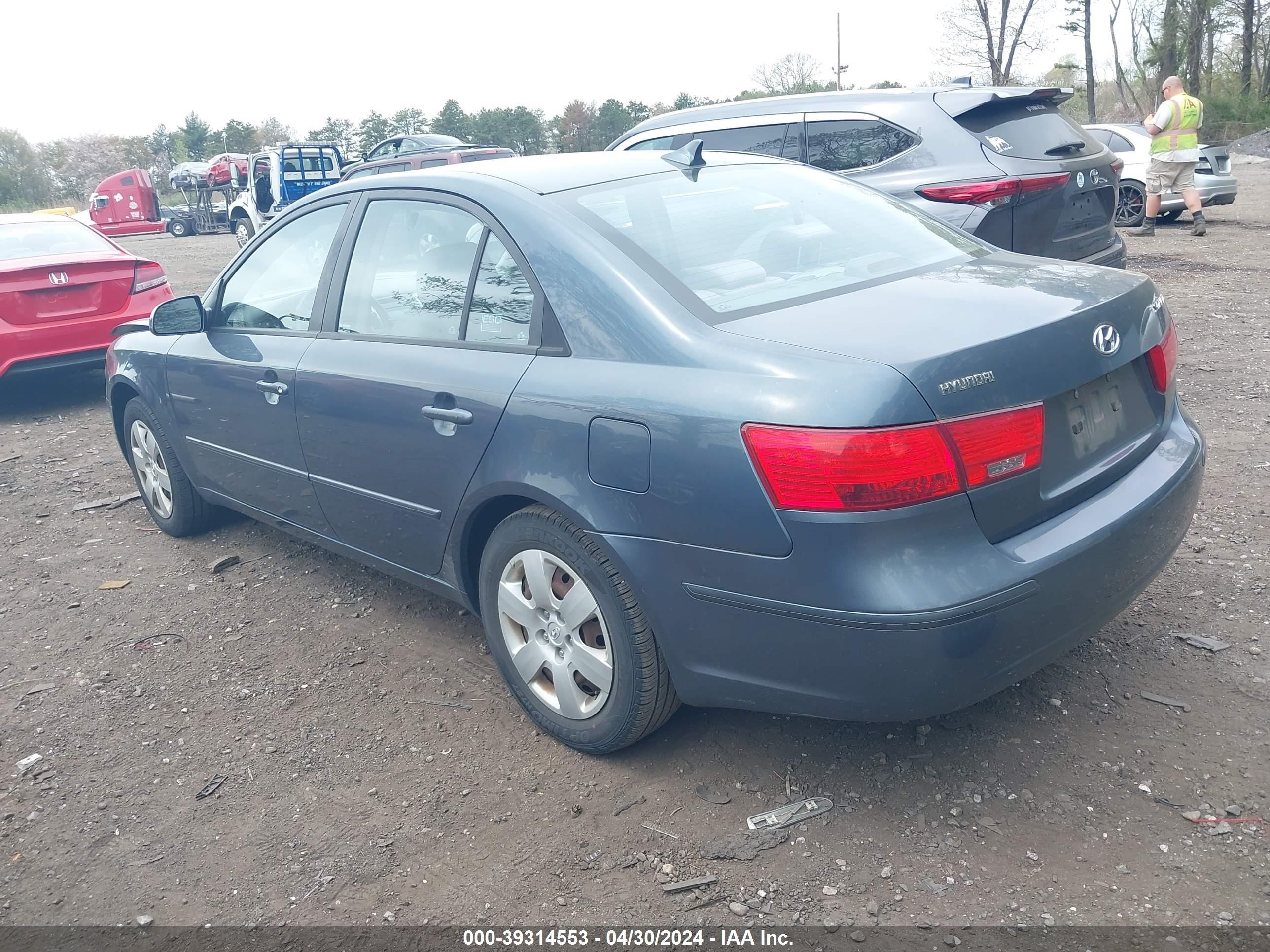 Photo 2 VIN: 5NPET46C69H446384 - HYUNDAI SONATA 