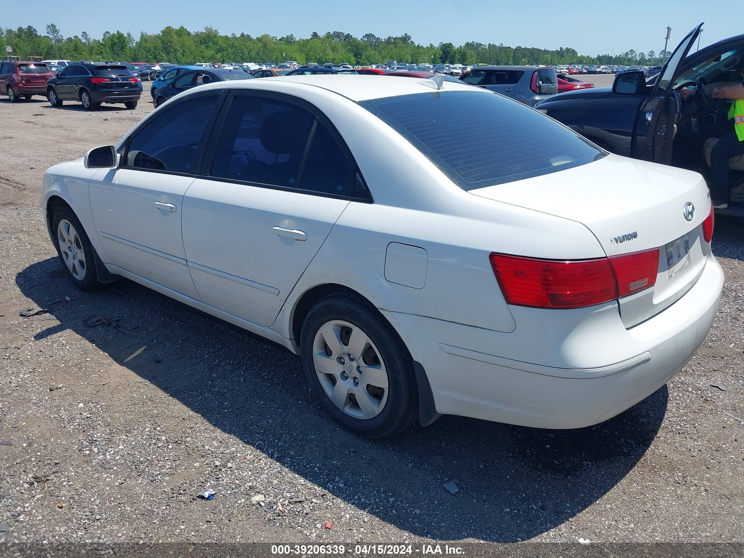 Photo 2 VIN: 5NPET46C69H505515 - HYUNDAI SONATA 