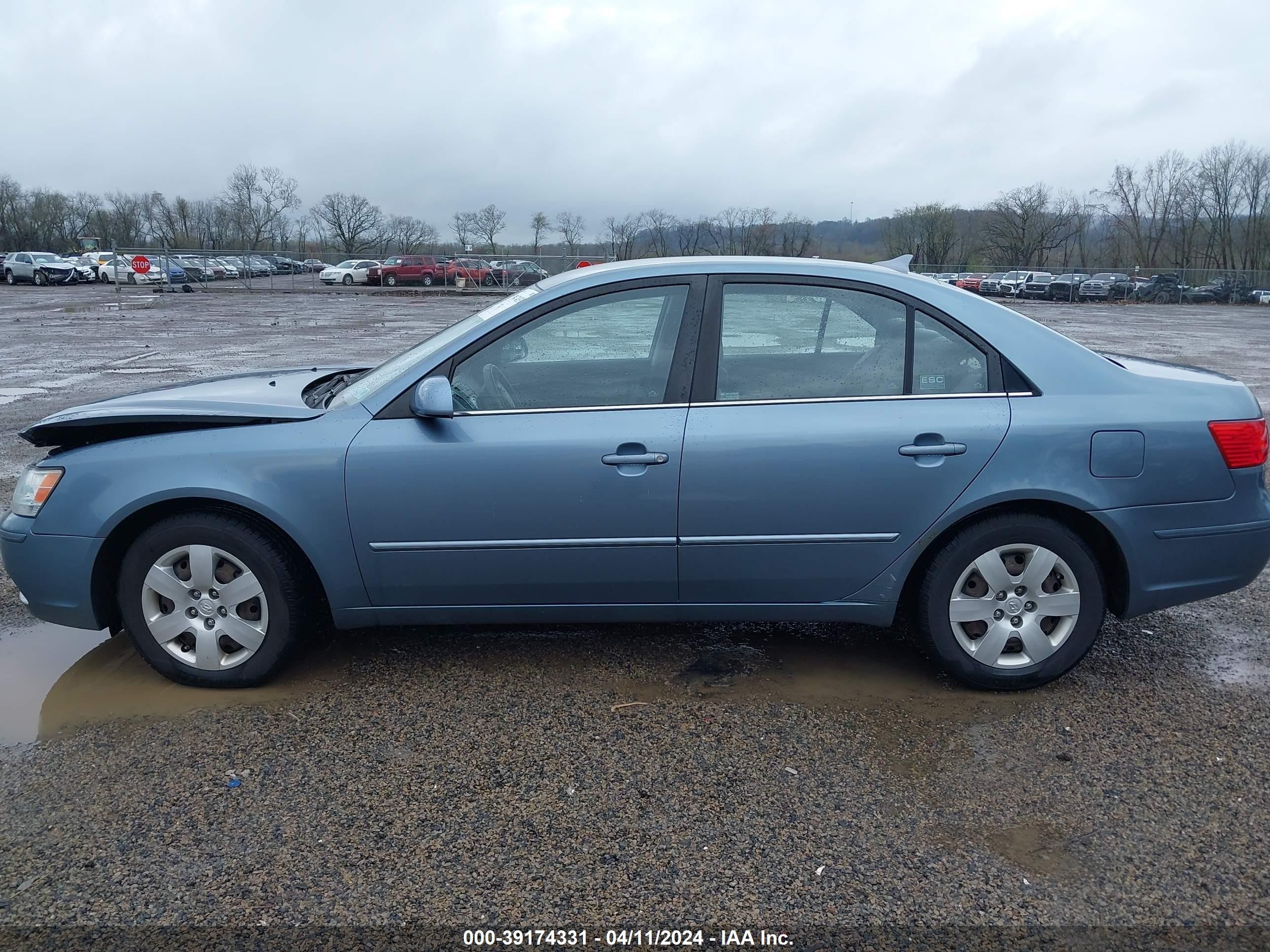 Photo 13 VIN: 5NPET46C69H528454 - HYUNDAI SONATA 