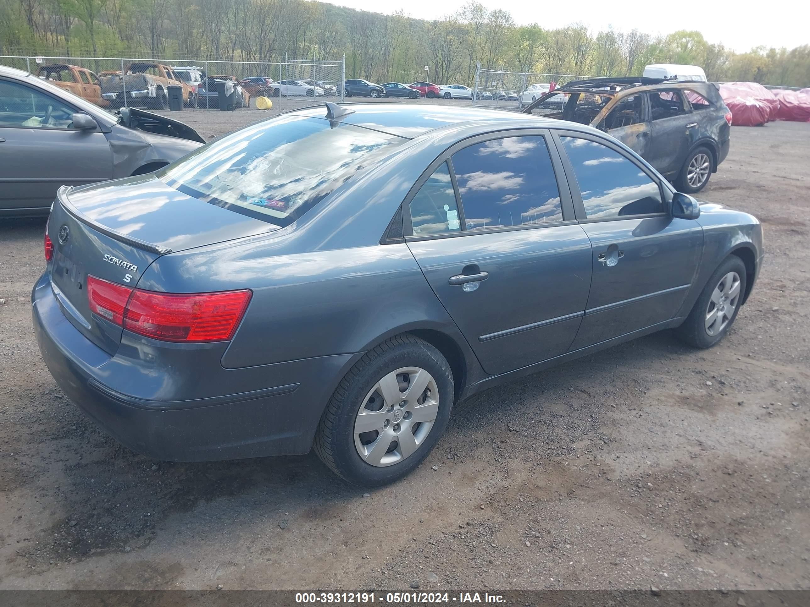 Photo 3 VIN: 5NPET46C69H567013 - HYUNDAI SONATA 