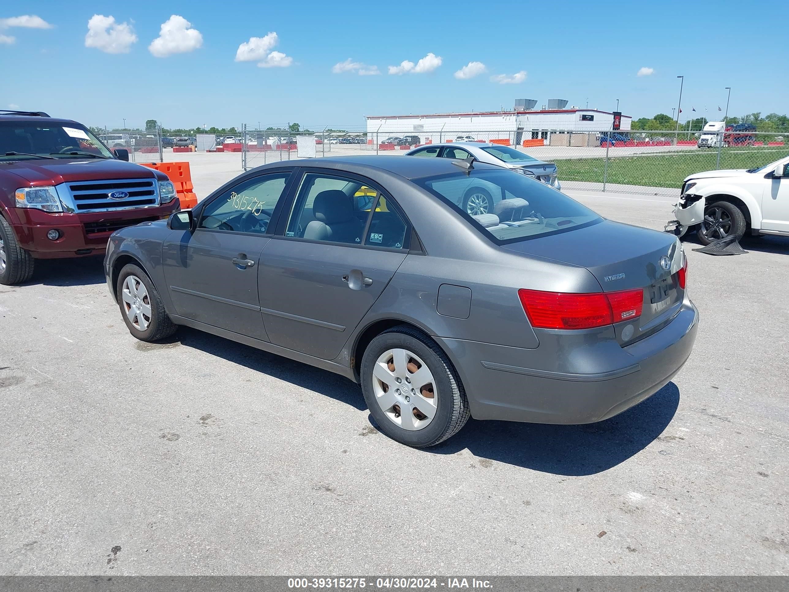 Photo 2 VIN: 5NPET46C79H440710 - HYUNDAI SONATA 