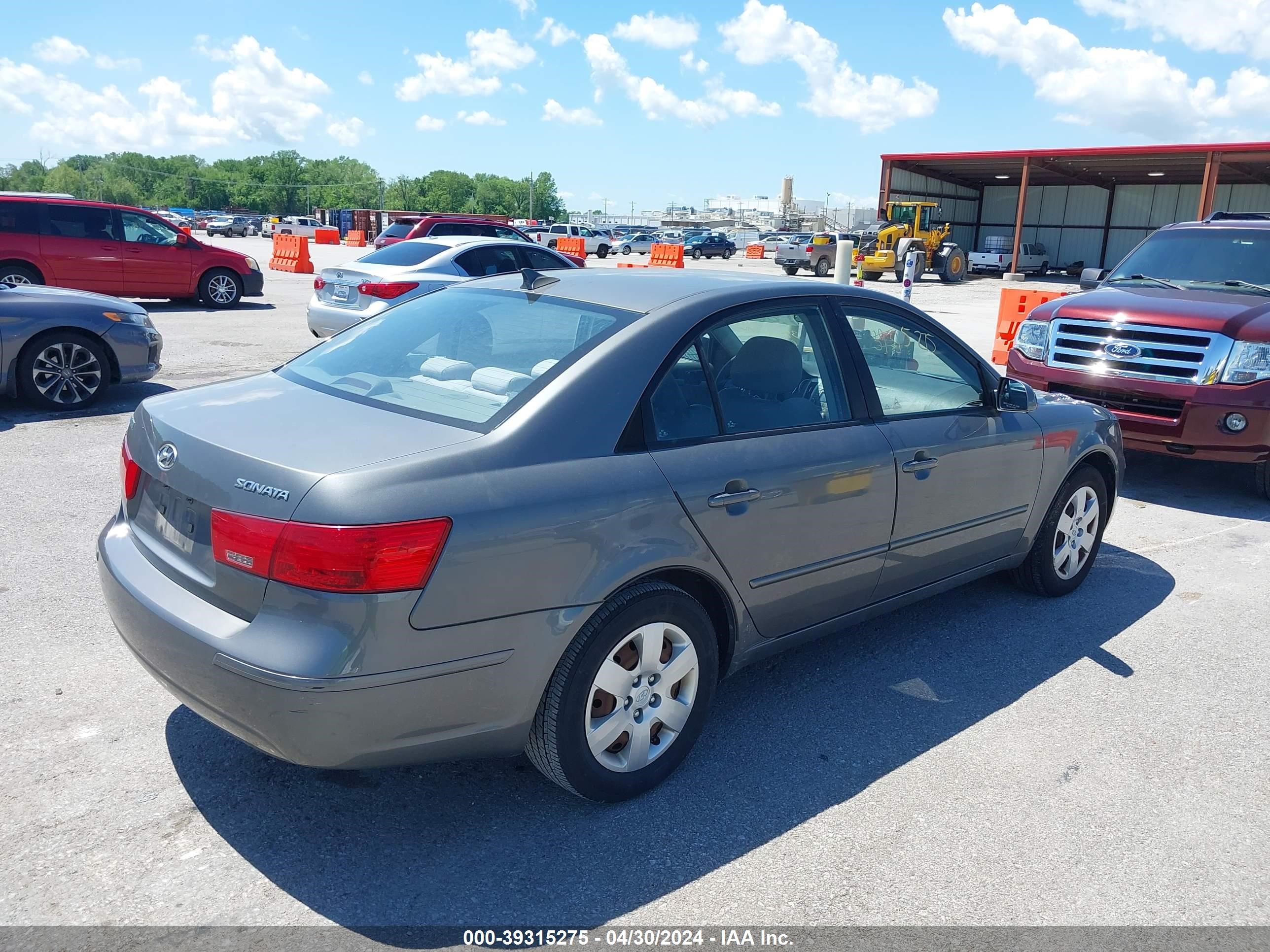 Photo 3 VIN: 5NPET46C79H440710 - HYUNDAI SONATA 