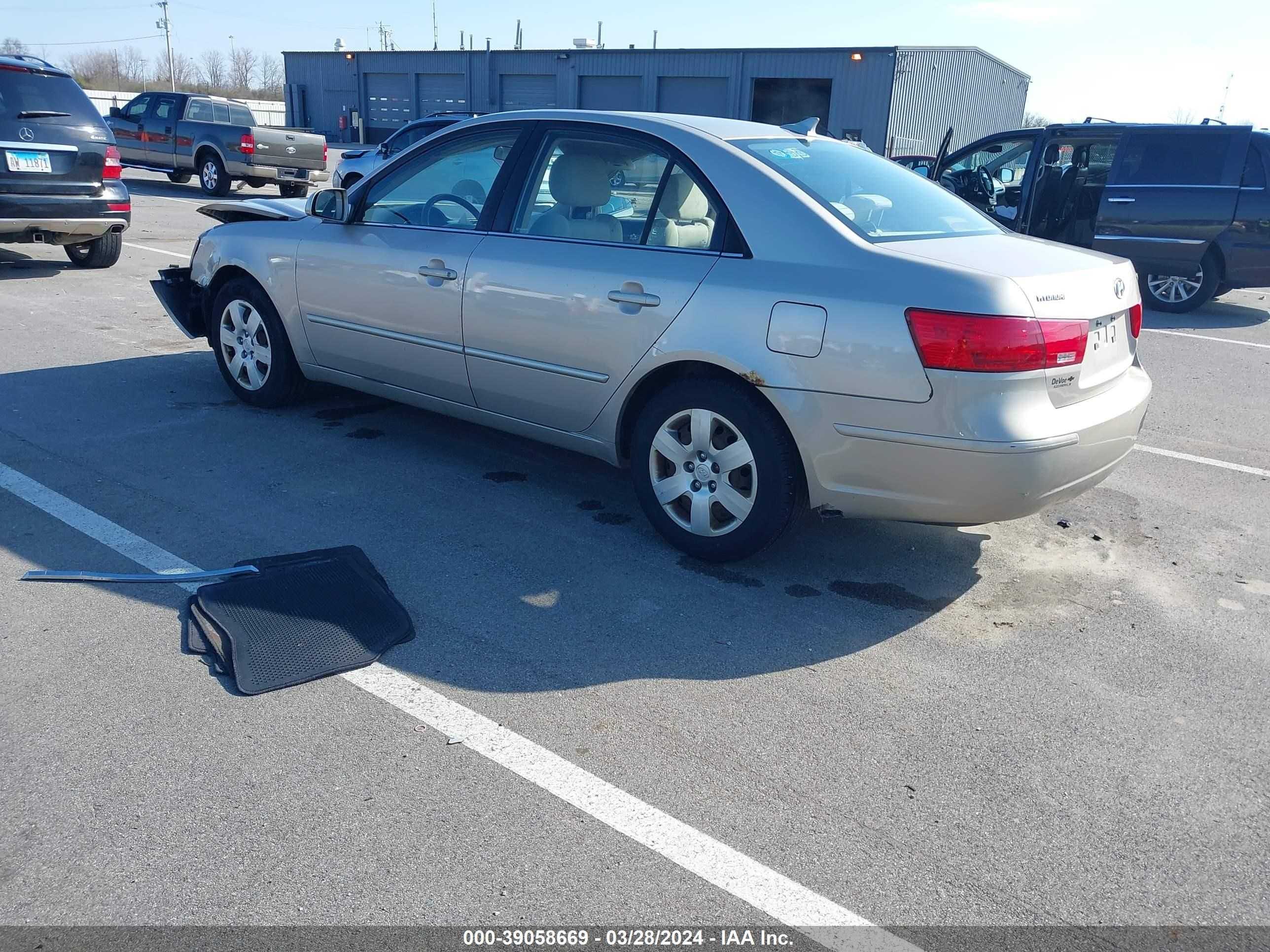 Photo 2 VIN: 5NPET46C79H492306 - HYUNDAI SONATA 