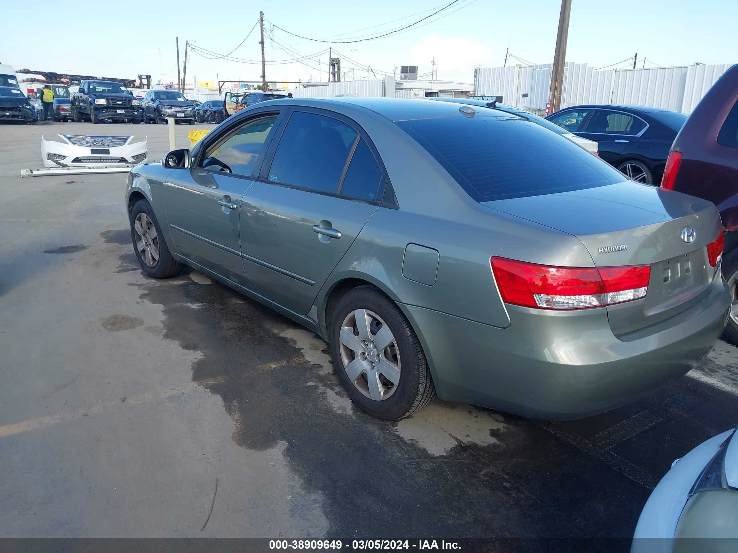 Photo 2 VIN: 5NPET46C98H328781 - HYUNDAI SONATA 