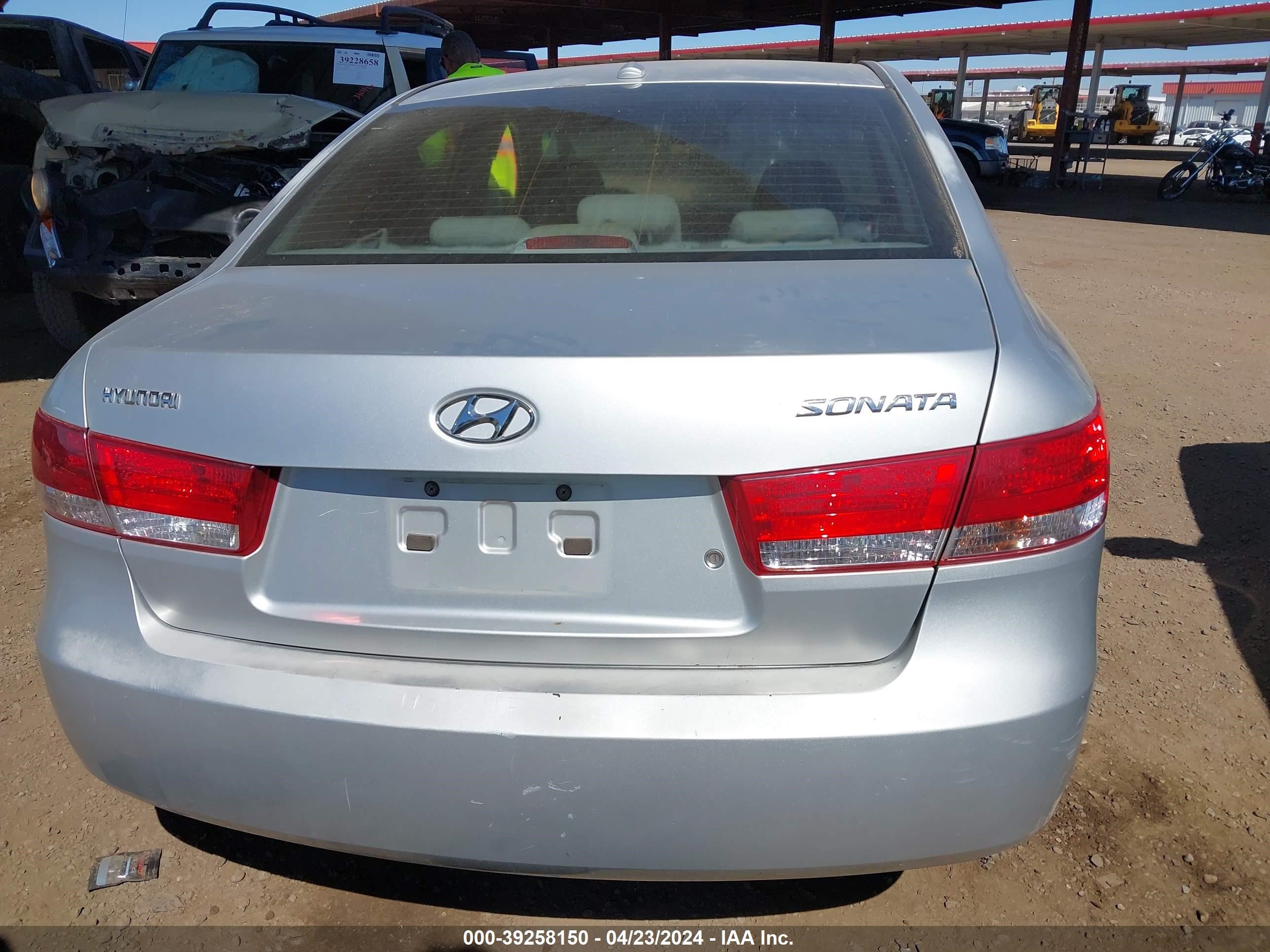 Photo 15 VIN: 5NPET46C98H394988 - HYUNDAI SONATA 