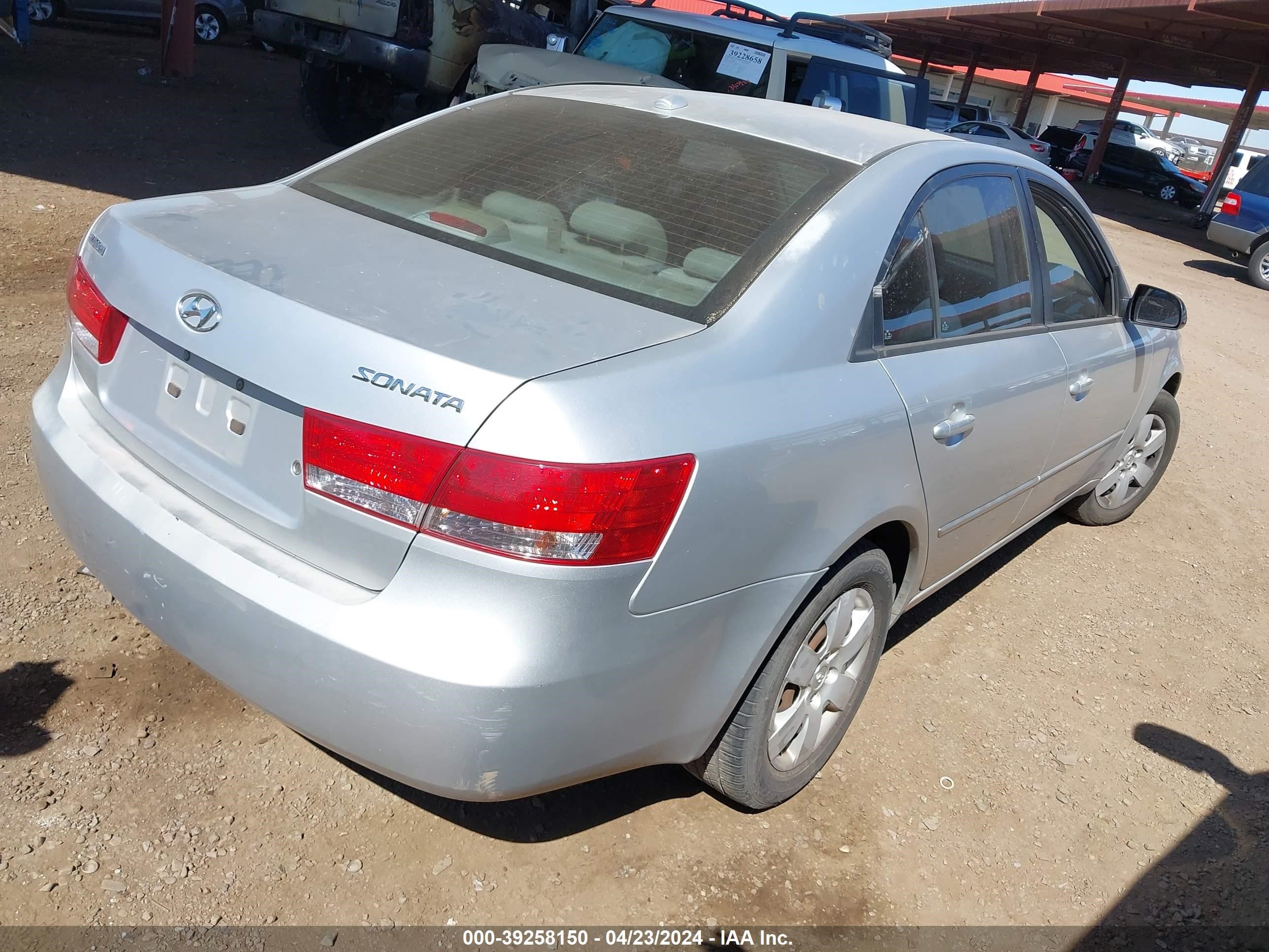 Photo 3 VIN: 5NPET46C98H394988 - HYUNDAI SONATA 