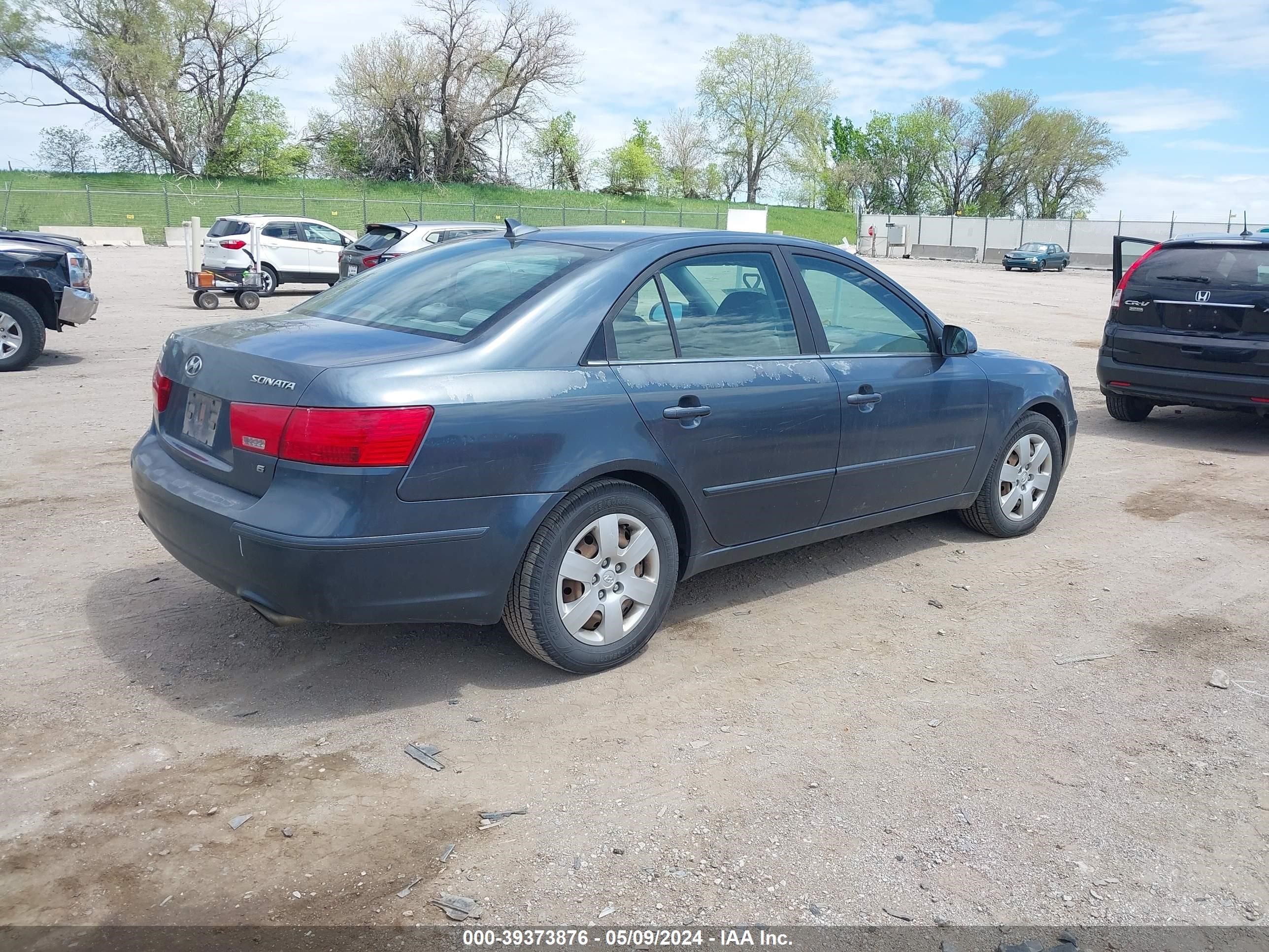 Photo 3 VIN: 5NPET46F49H457992 - HYUNDAI SONATA 