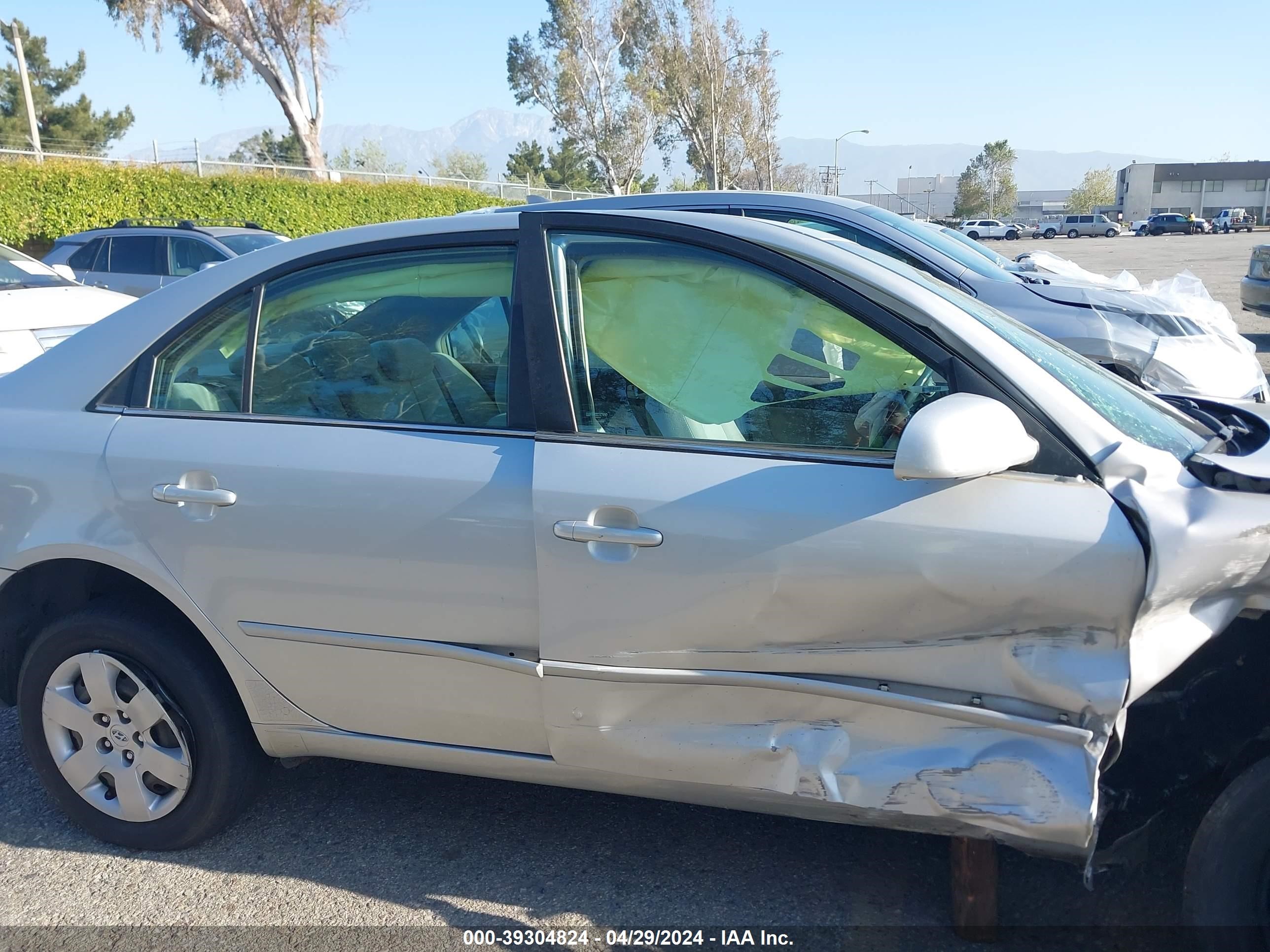 Photo 11 VIN: 5NPET46F98H382009 - HYUNDAI SONATA 