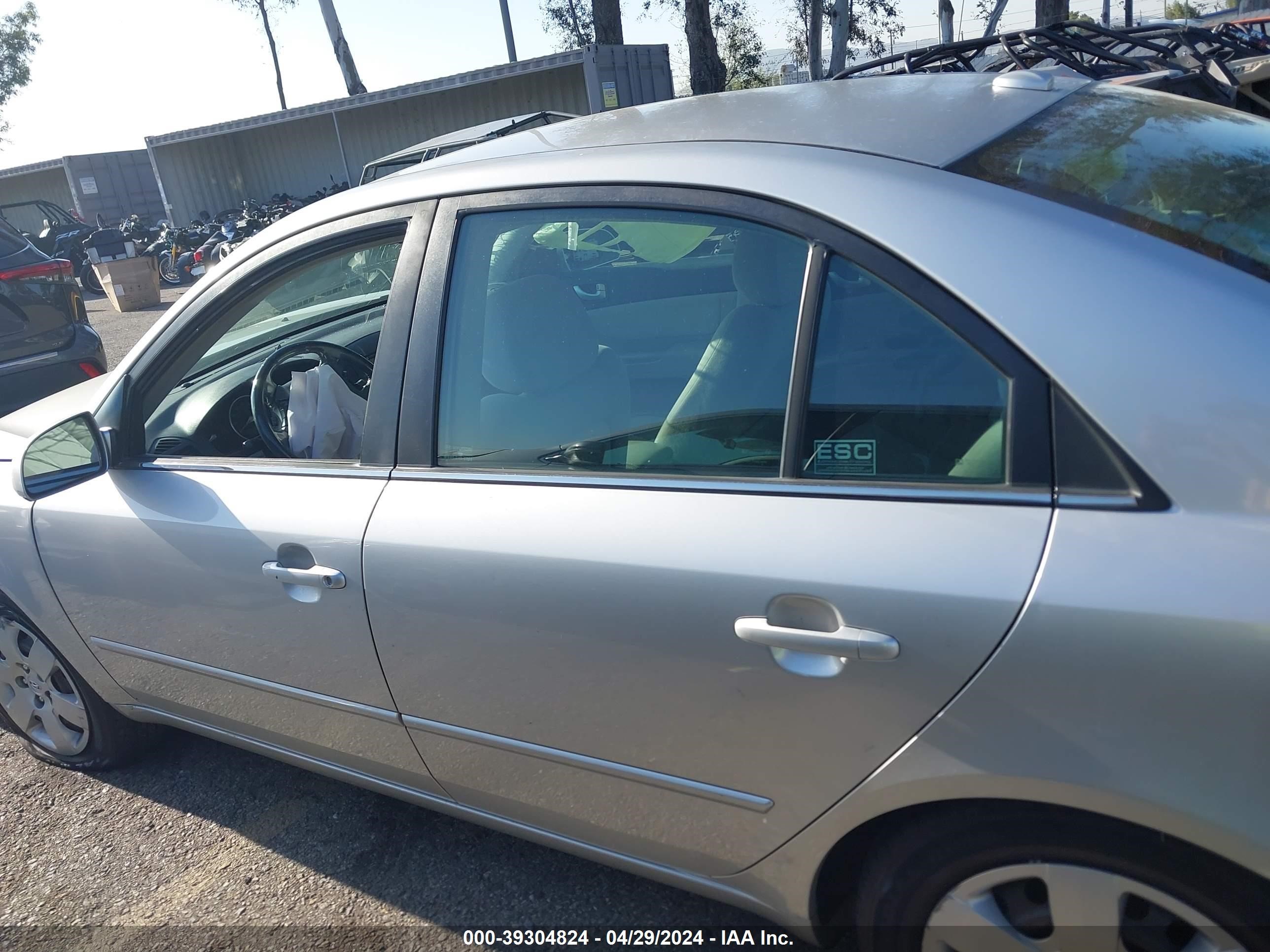 Photo 12 VIN: 5NPET46F98H382009 - HYUNDAI SONATA 