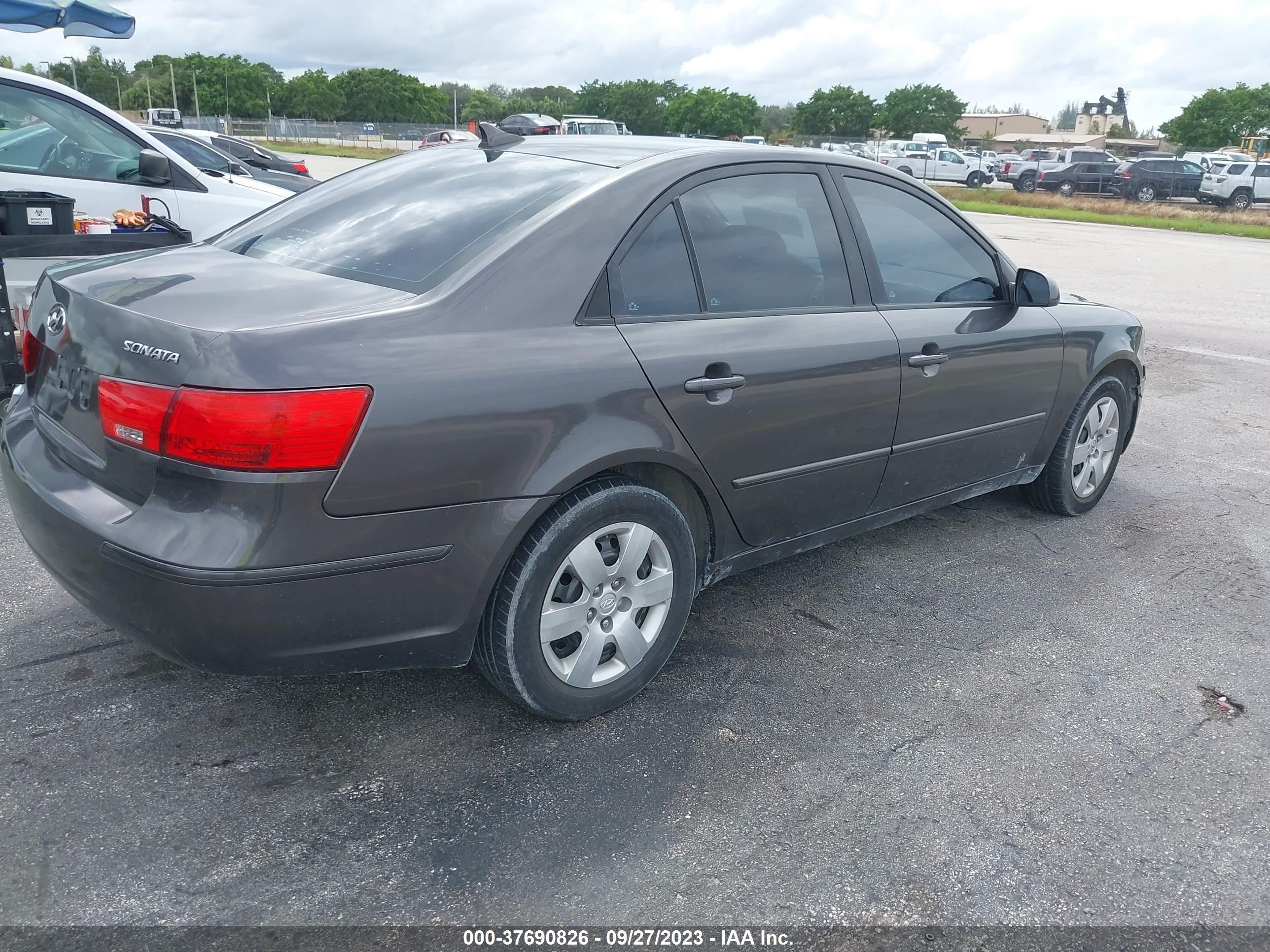 Photo 3 VIN: 5NPET4AC4AH636065 - HYUNDAI SONATA 