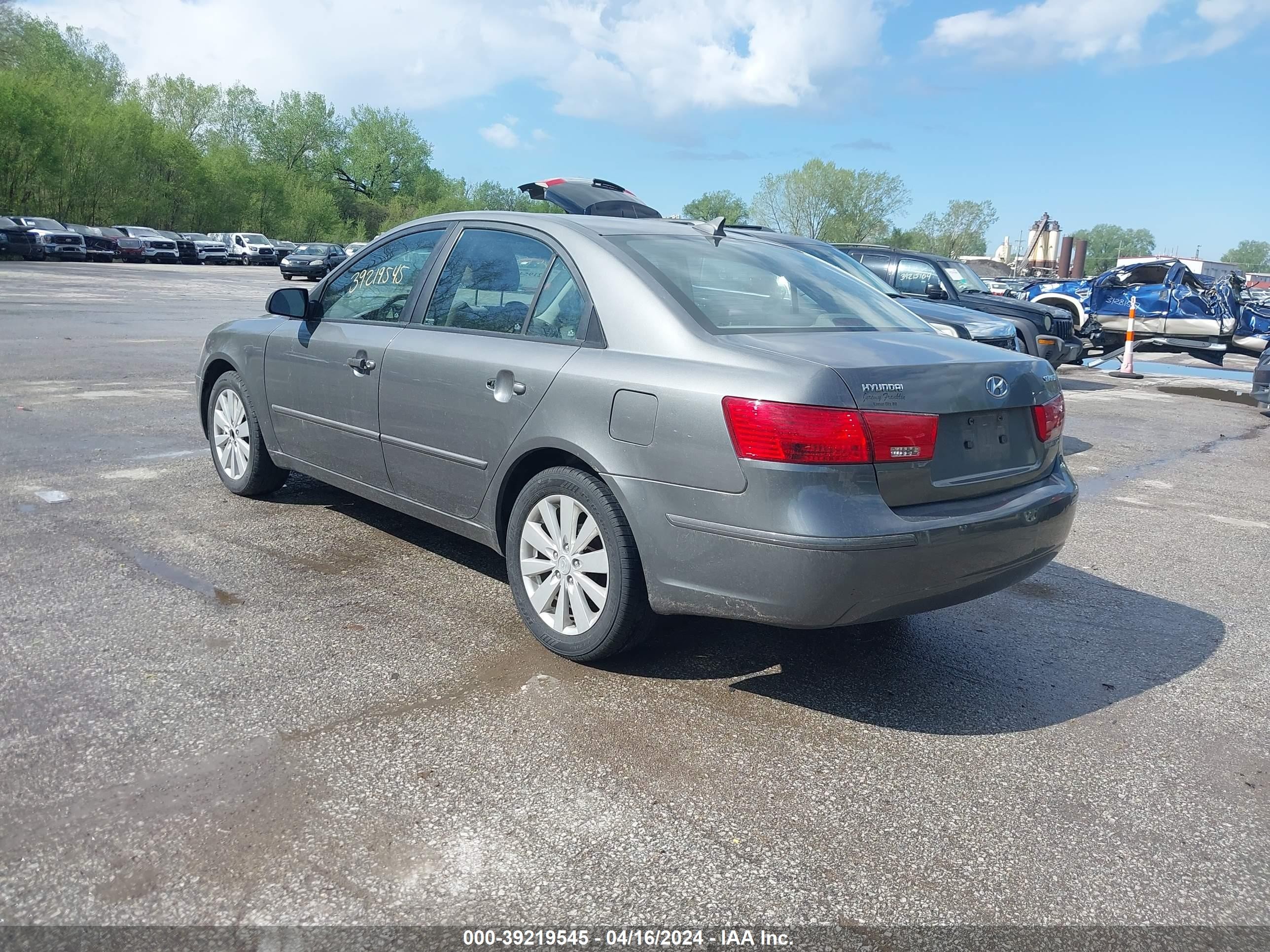 Photo 2 VIN: 5NPET4AC8AH656187 - HYUNDAI SONATA 