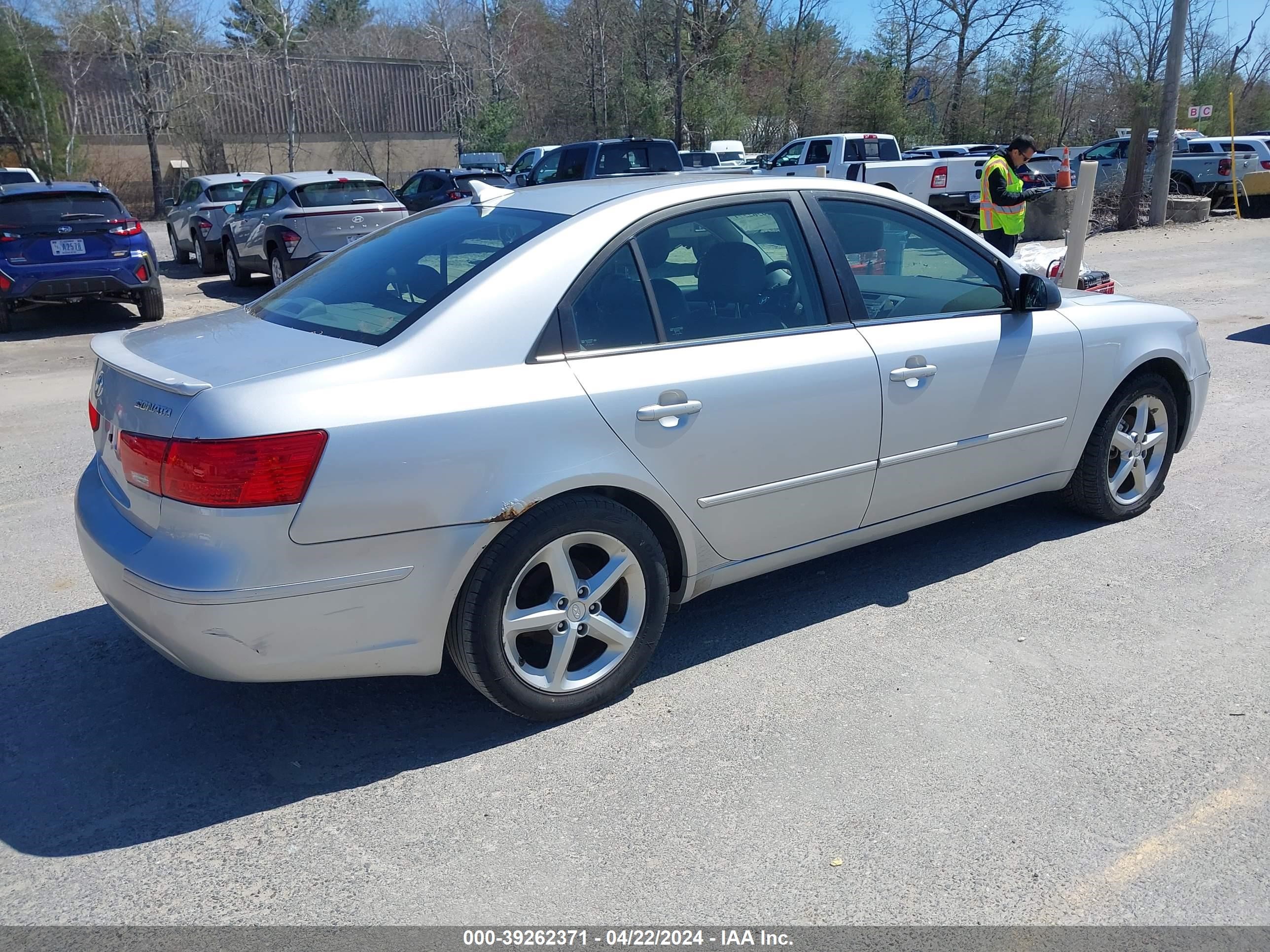 Photo 3 VIN: 5NPEU46C09H510674 - HYUNDAI SONATA 