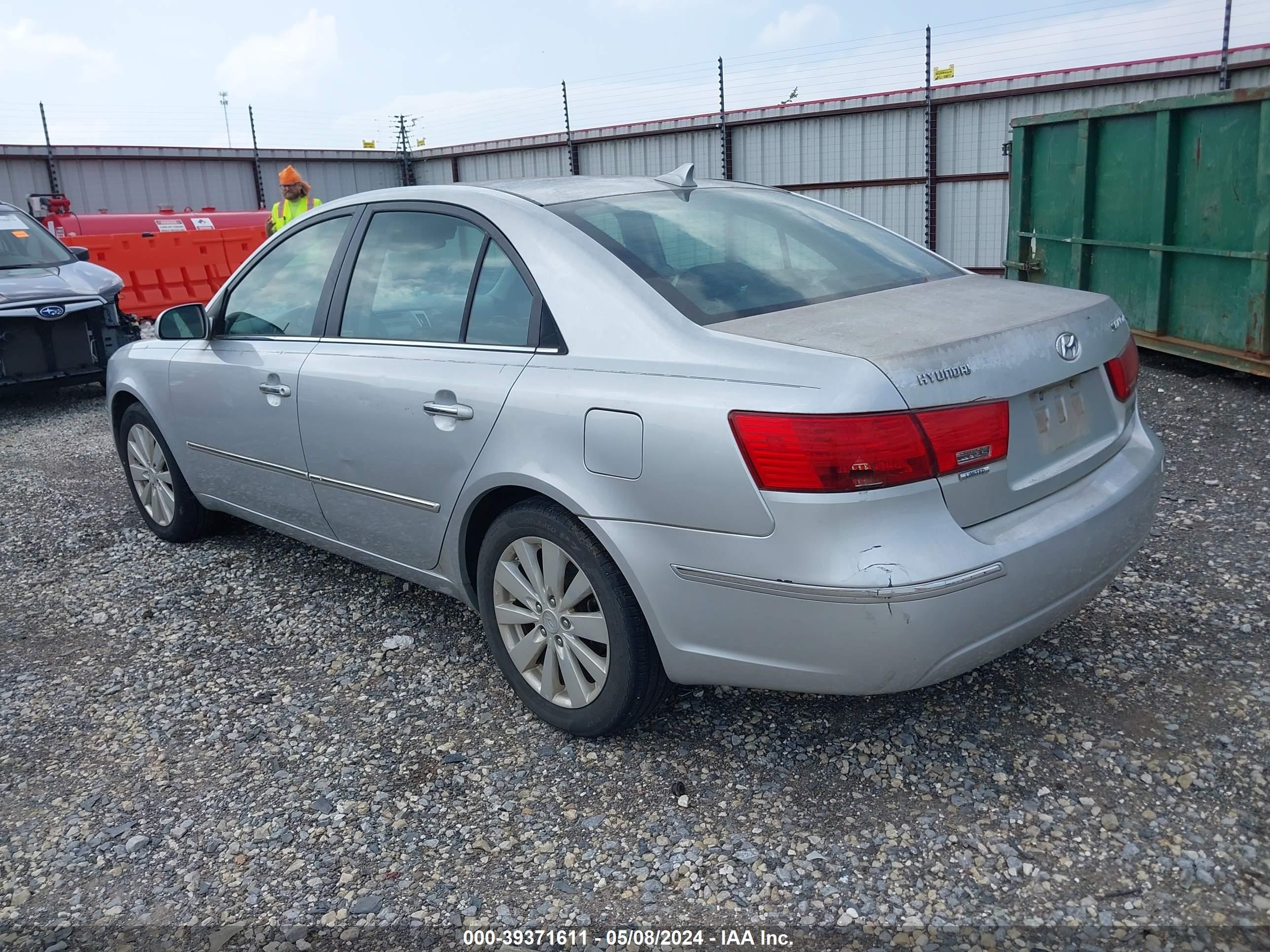 Photo 2 VIN: 5NPEU46C29H485373 - HYUNDAI SONATA 