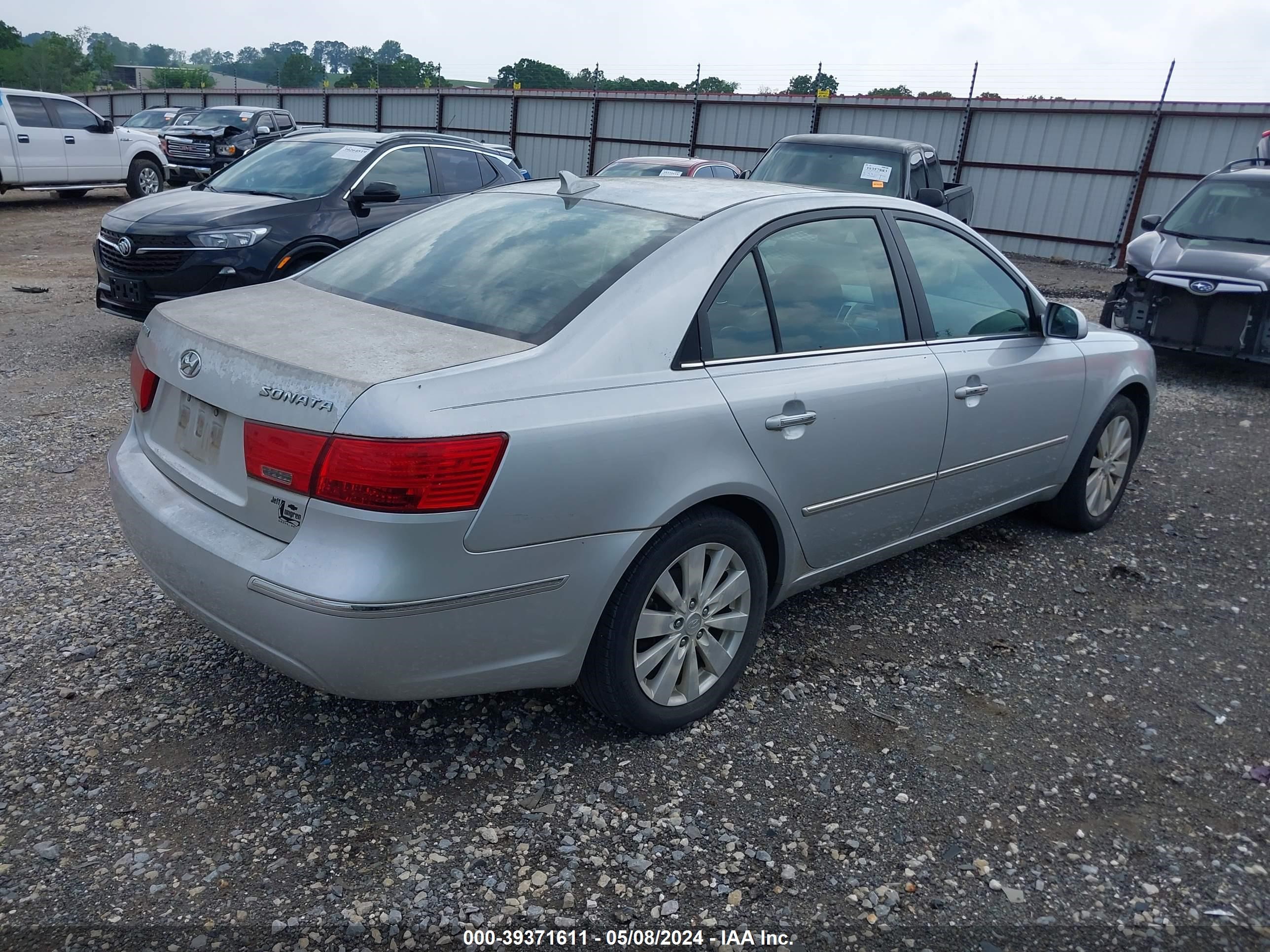 Photo 3 VIN: 5NPEU46C29H485373 - HYUNDAI SONATA 