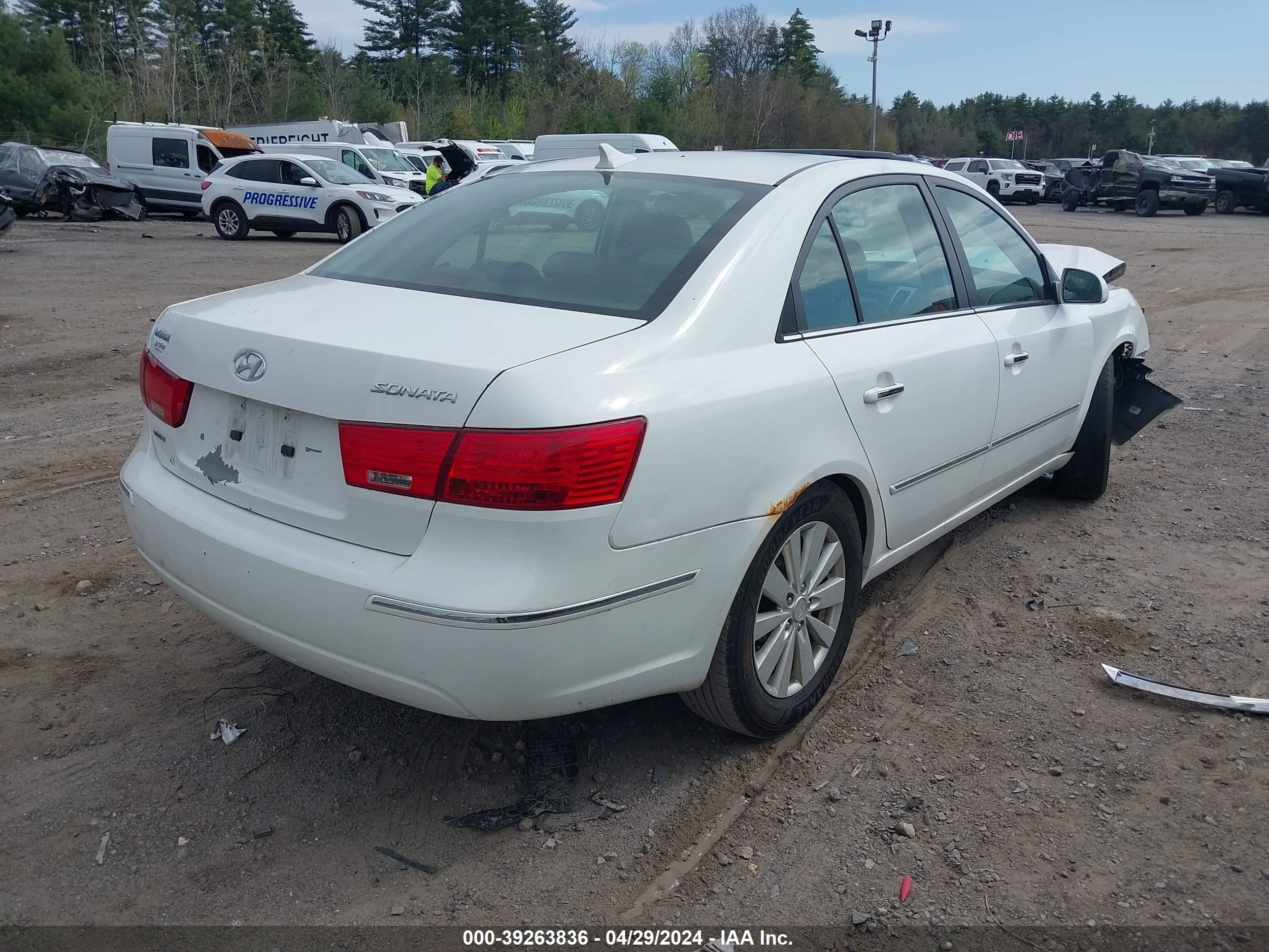 Photo 3 VIN: 5NPEU46C49H507874 - HYUNDAI SONATA 