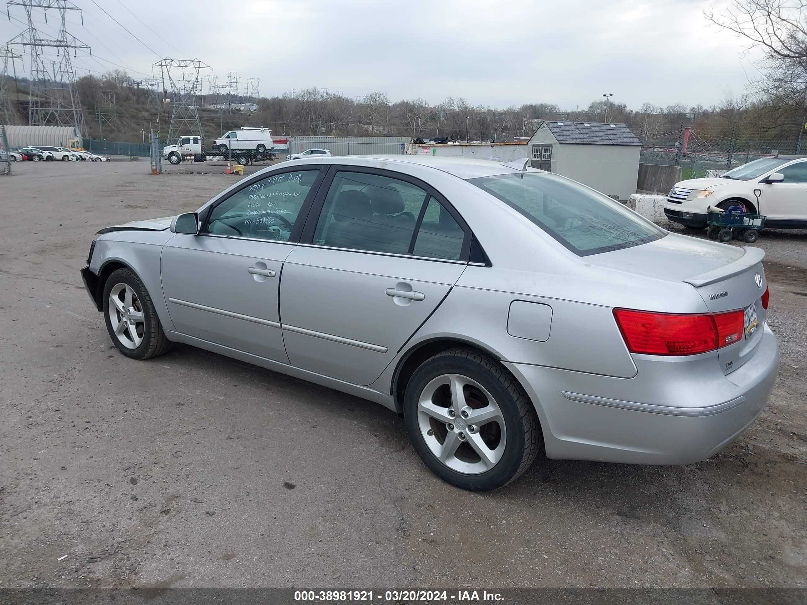 Photo 2 VIN: 5NPEU46C59H508760 - HYUNDAI SONATA 