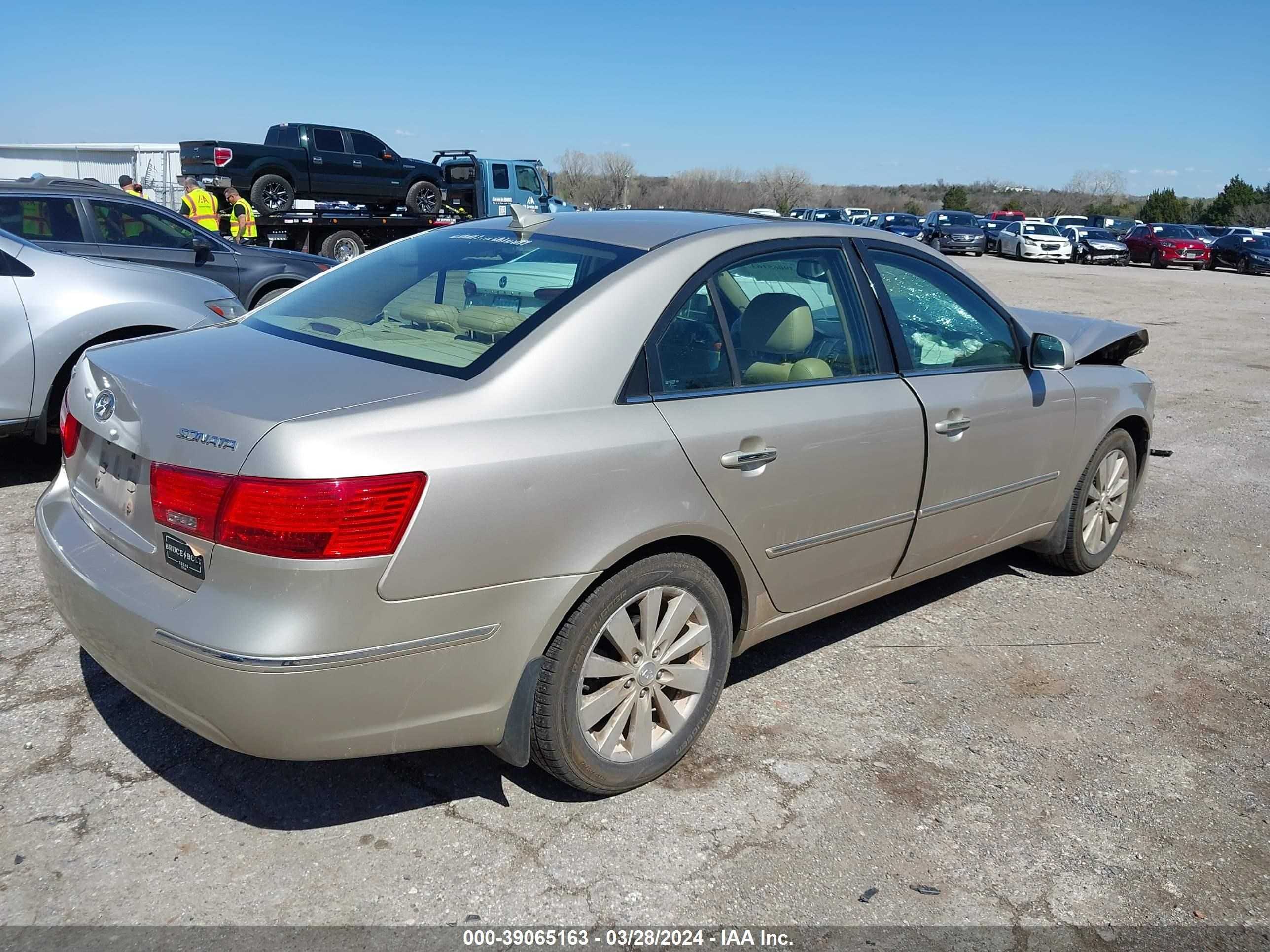 Photo 3 VIN: 5NPEU46C59H521590 - HYUNDAI SONATA 