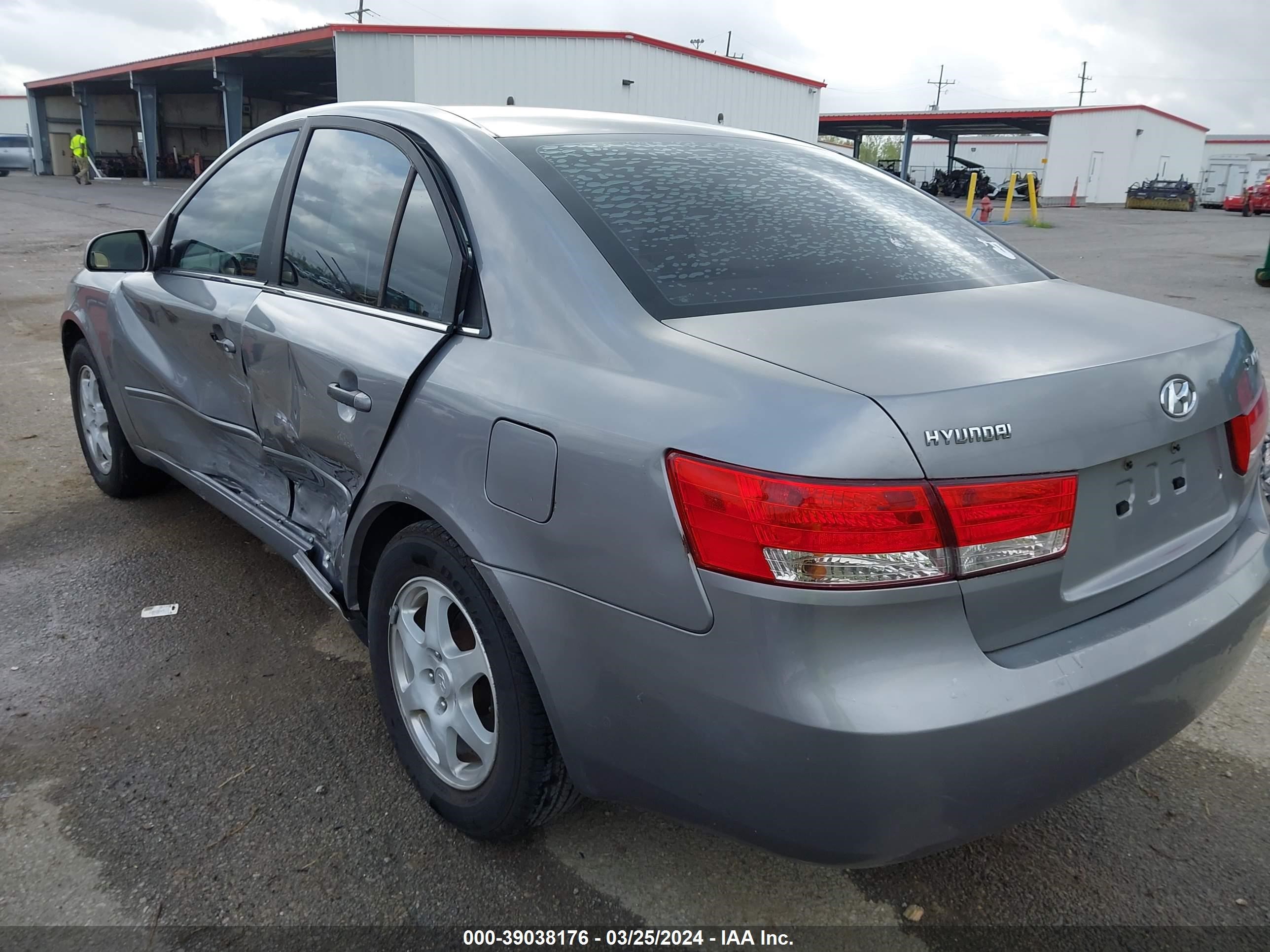 Photo 2 VIN: 5NPEU46C66H172886 - HYUNDAI SONATA 