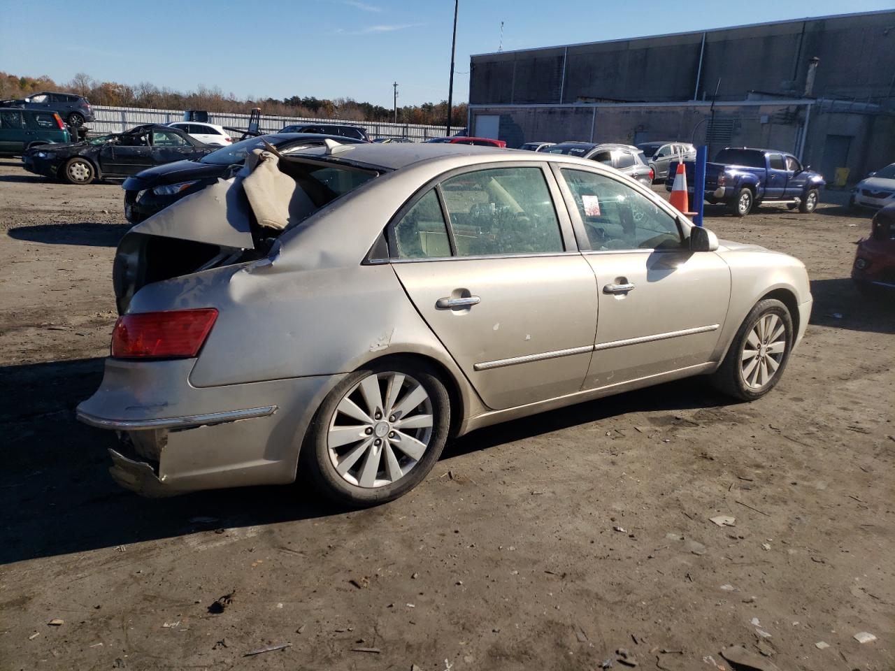 Photo 2 VIN: 5NPEU46C79H490052 - HYUNDAI SONATA 