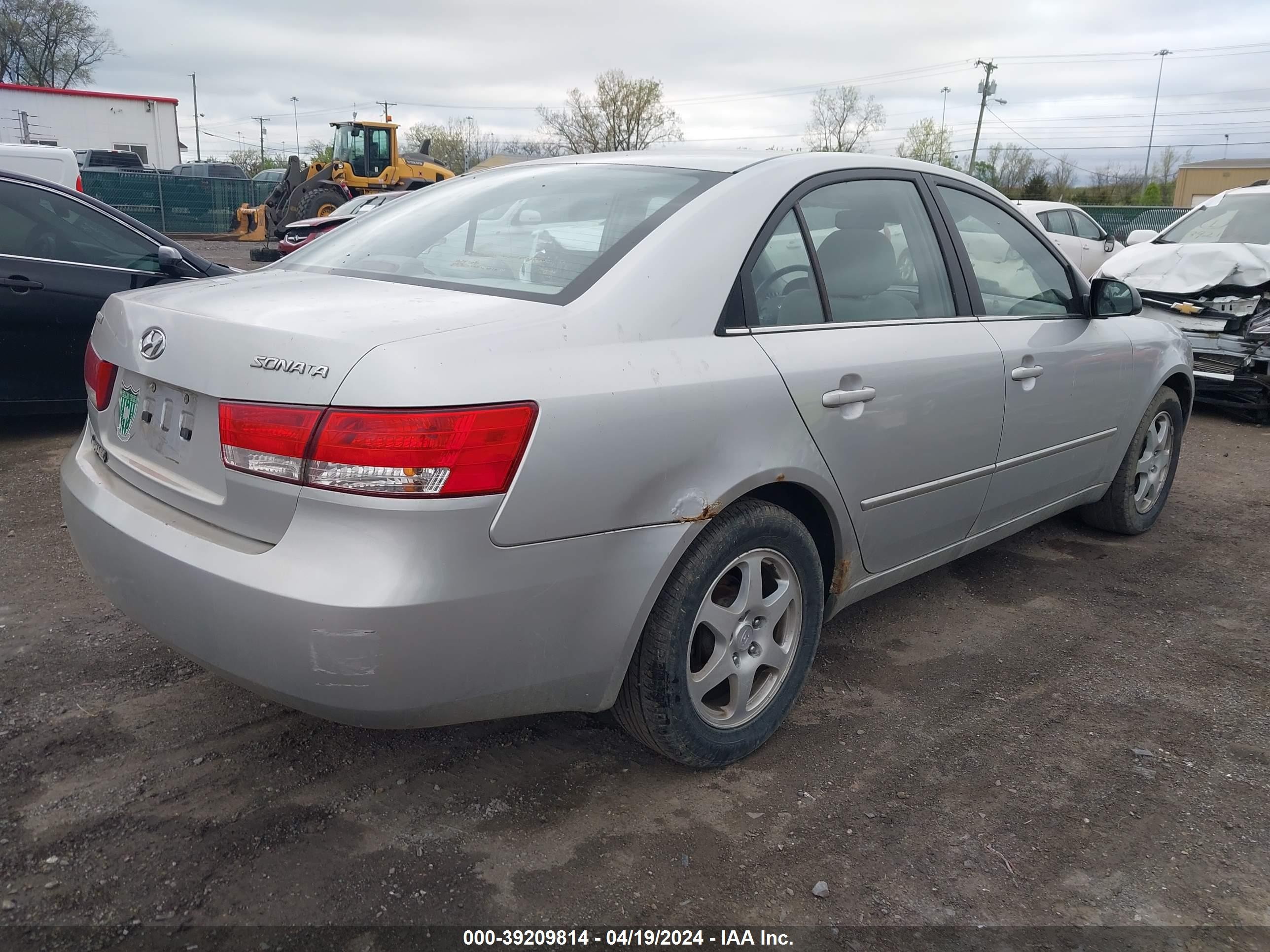 Photo 3 VIN: 5NPEU46C96H079103 - HYUNDAI SONATA 