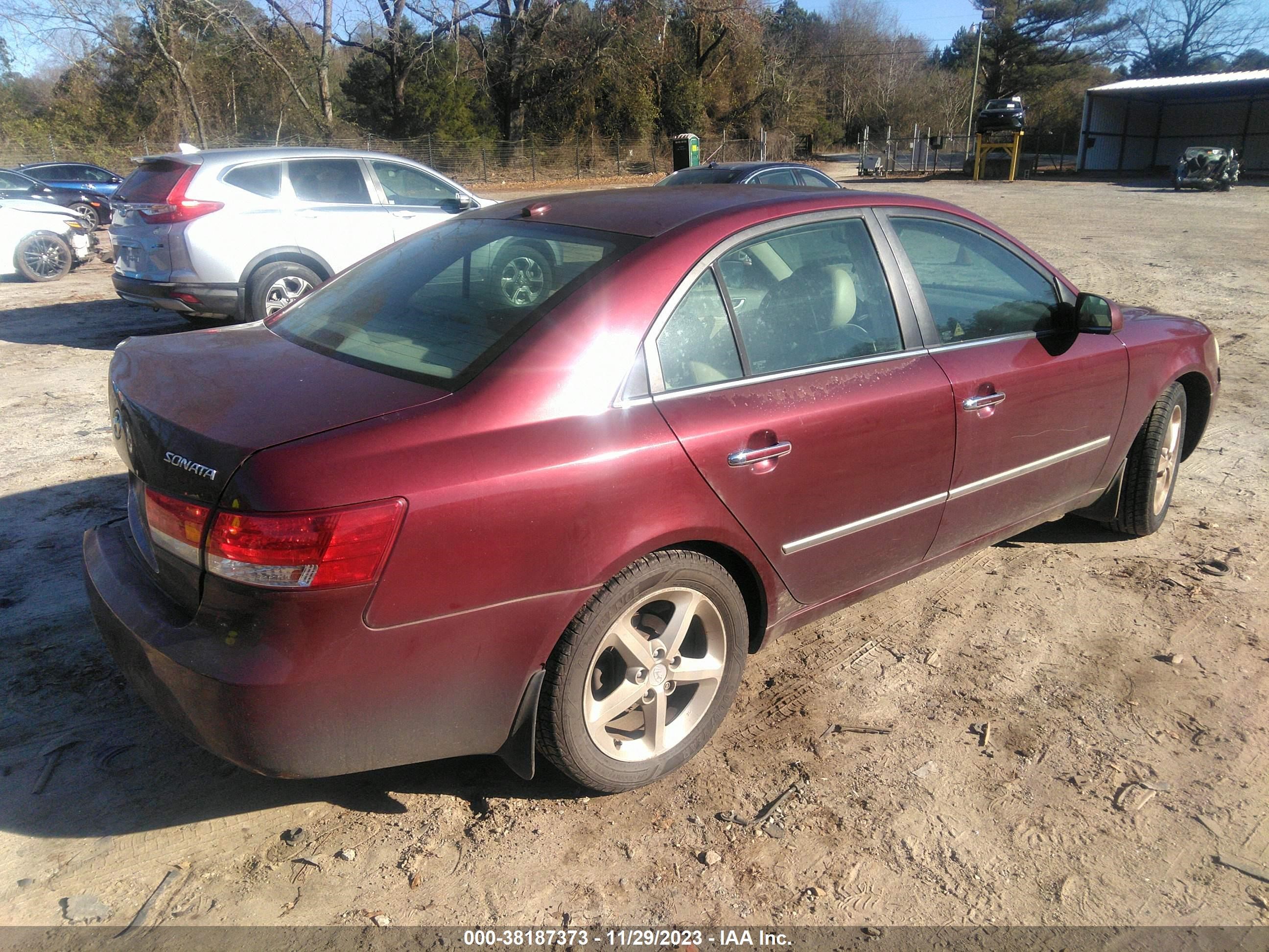 Photo 3 VIN: 5NPEU46C98H364788 - HYUNDAI SONATA 