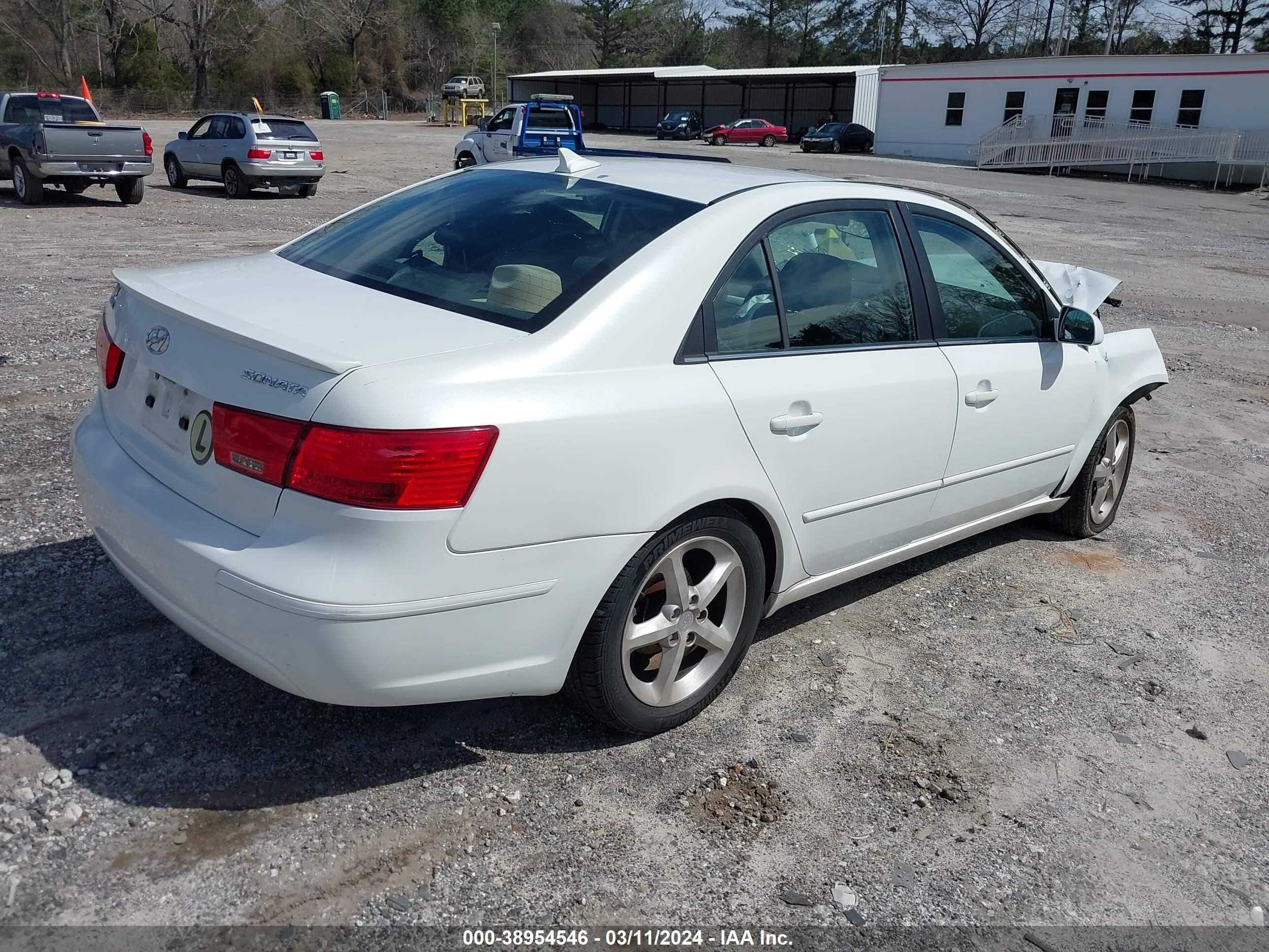 Photo 3 VIN: 5NPEU46C99H490053 - HYUNDAI SONATA 