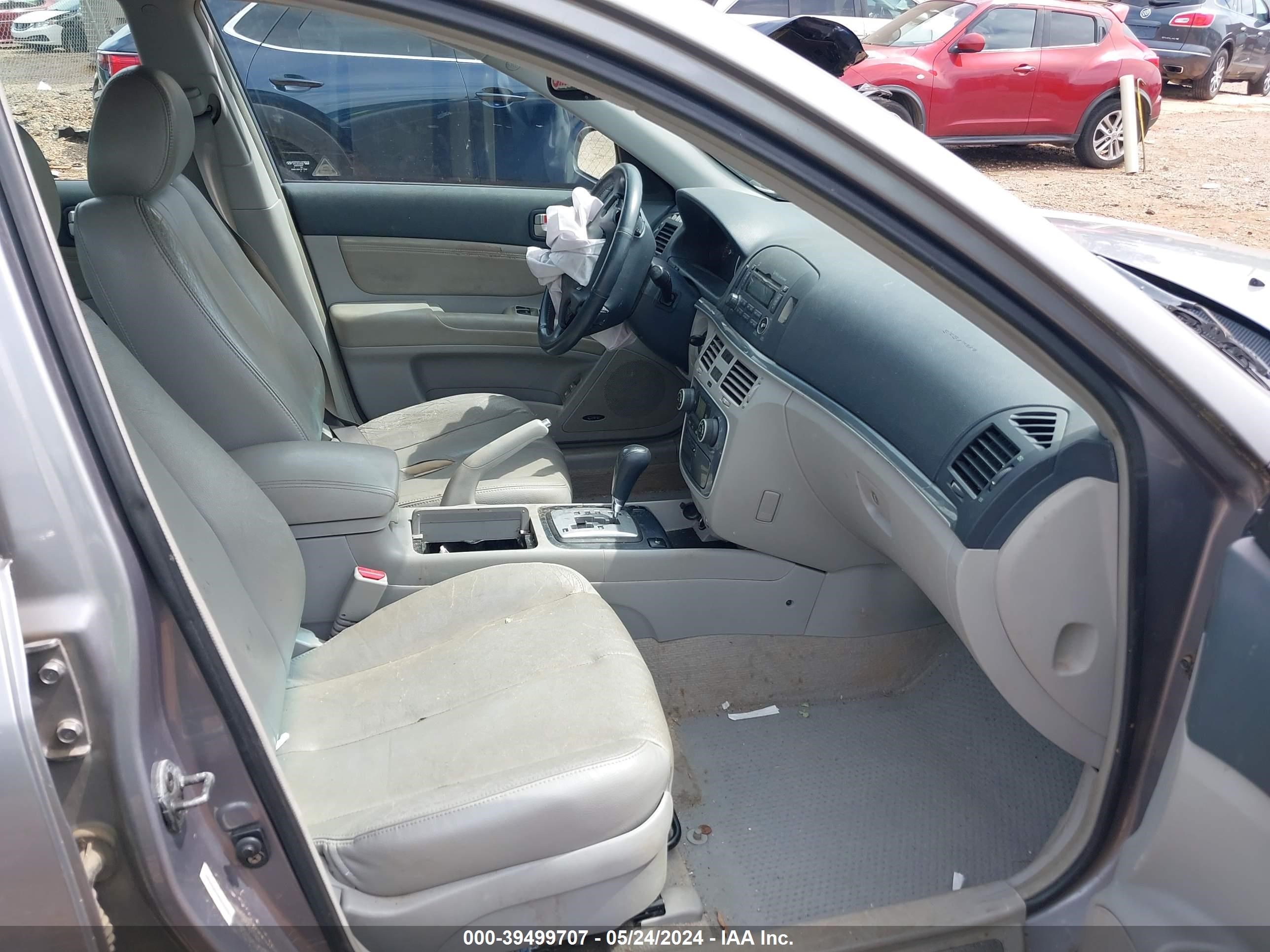 Photo 4 VIN: 5NPEU46CX8H315454 - HYUNDAI SONATA 