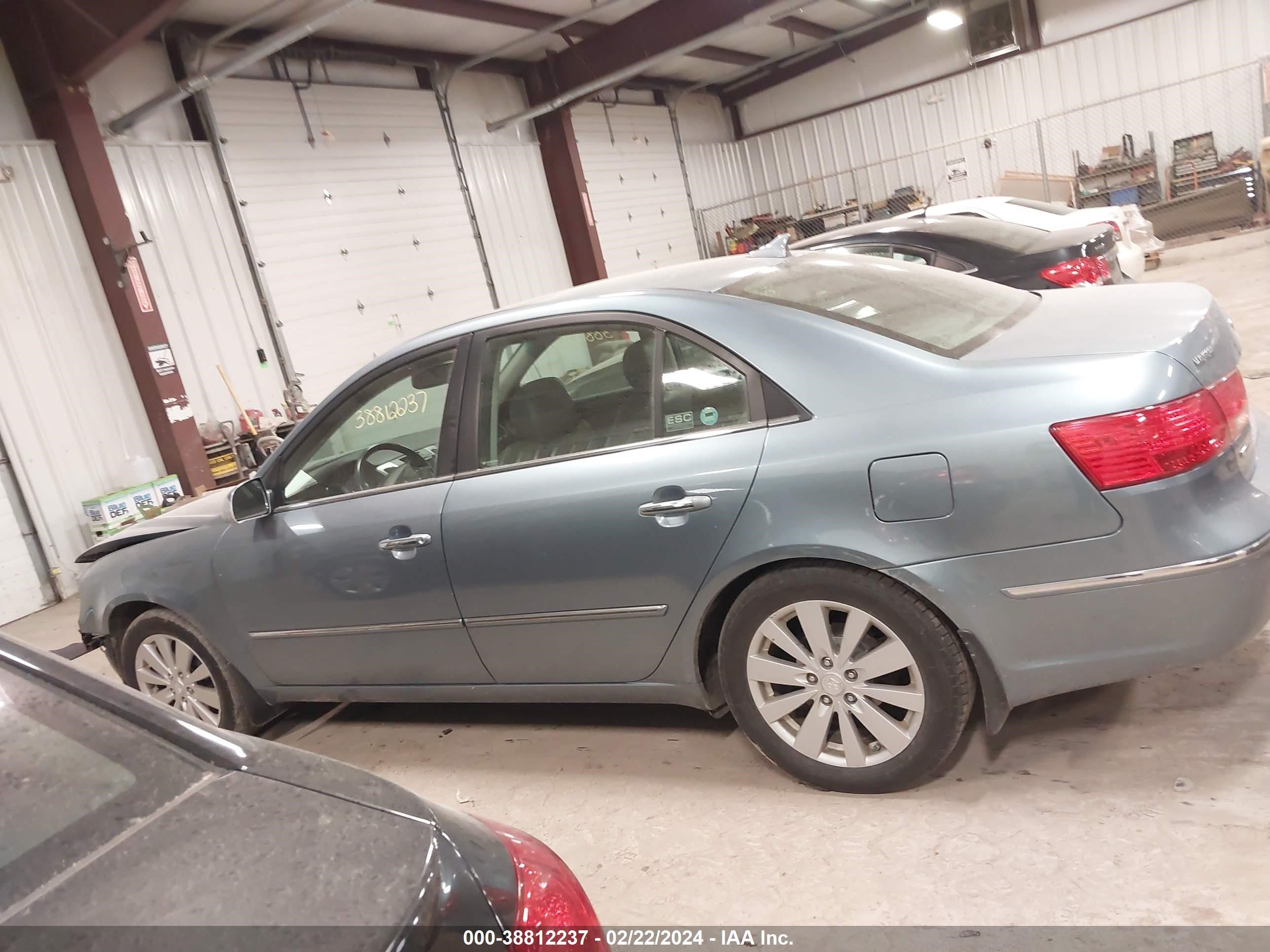 Photo 13 VIN: 5NPEU46CX9H529250 - HYUNDAI SONATA 