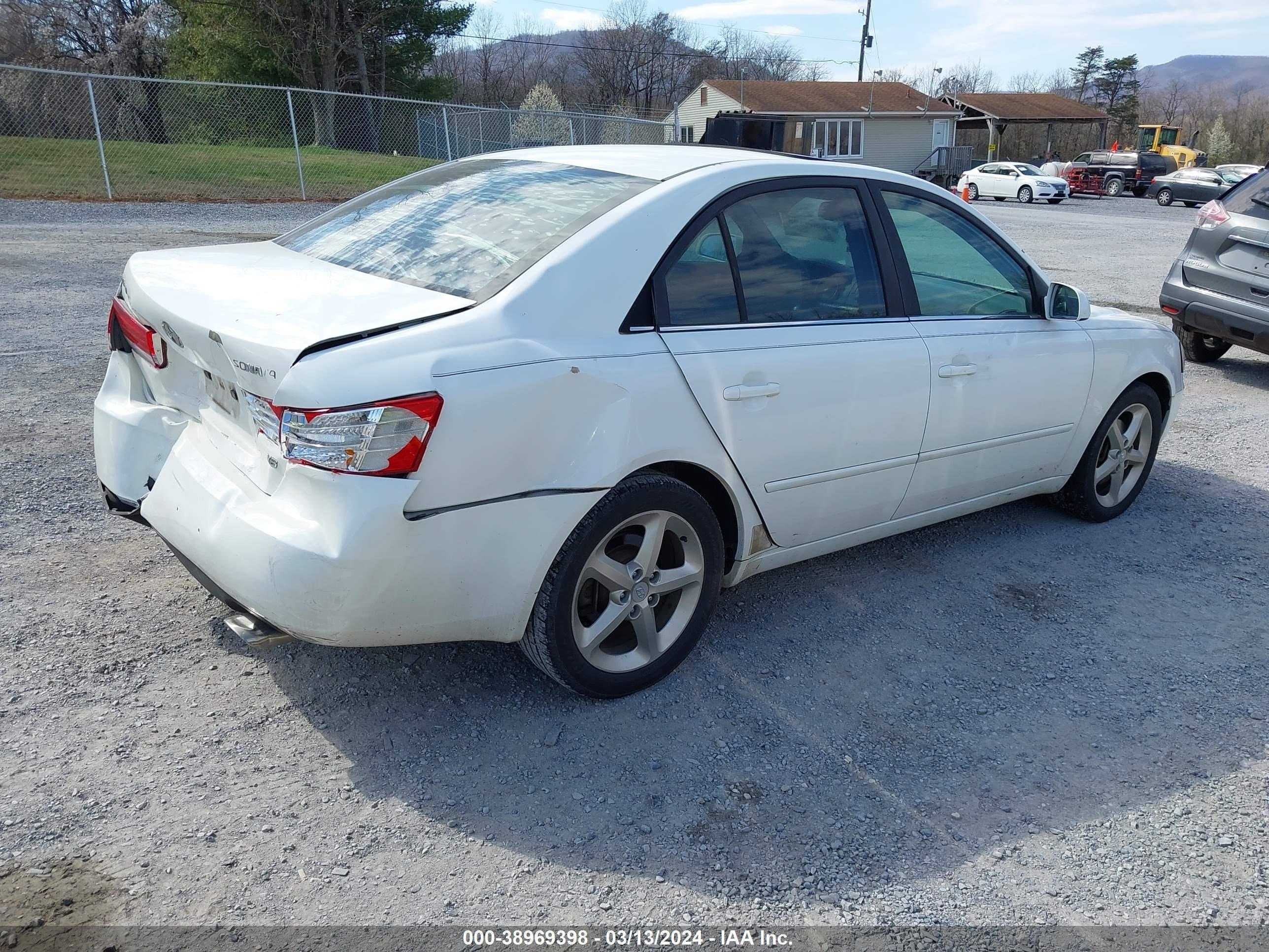 Photo 3 VIN: 5NPEU46F06H116601 - HYUNDAI SONATA 