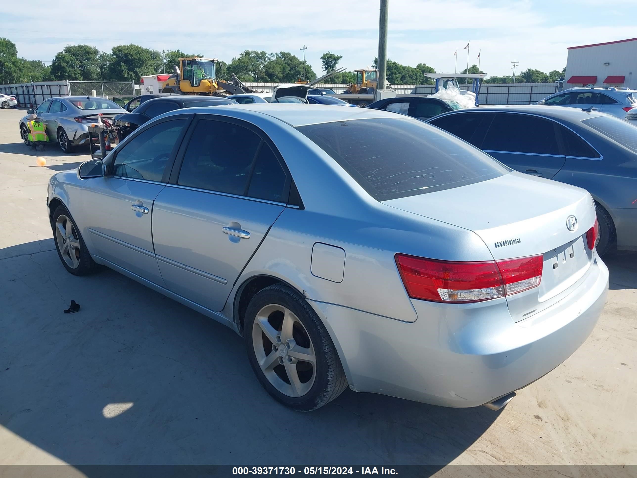 Photo 2 VIN: 5NPEU46F06H151817 - HYUNDAI SONATA 