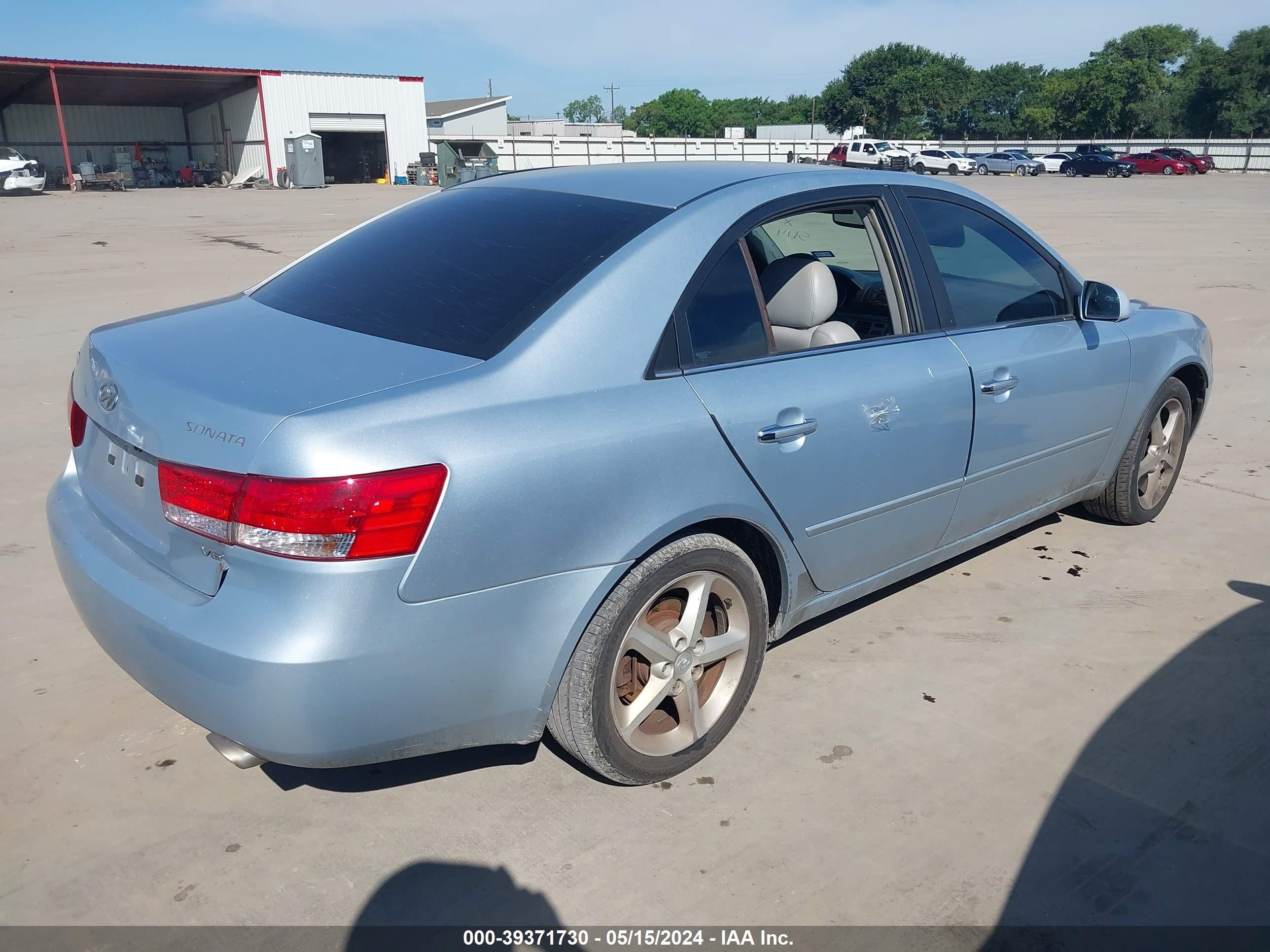 Photo 3 VIN: 5NPEU46F06H151817 - HYUNDAI SONATA 