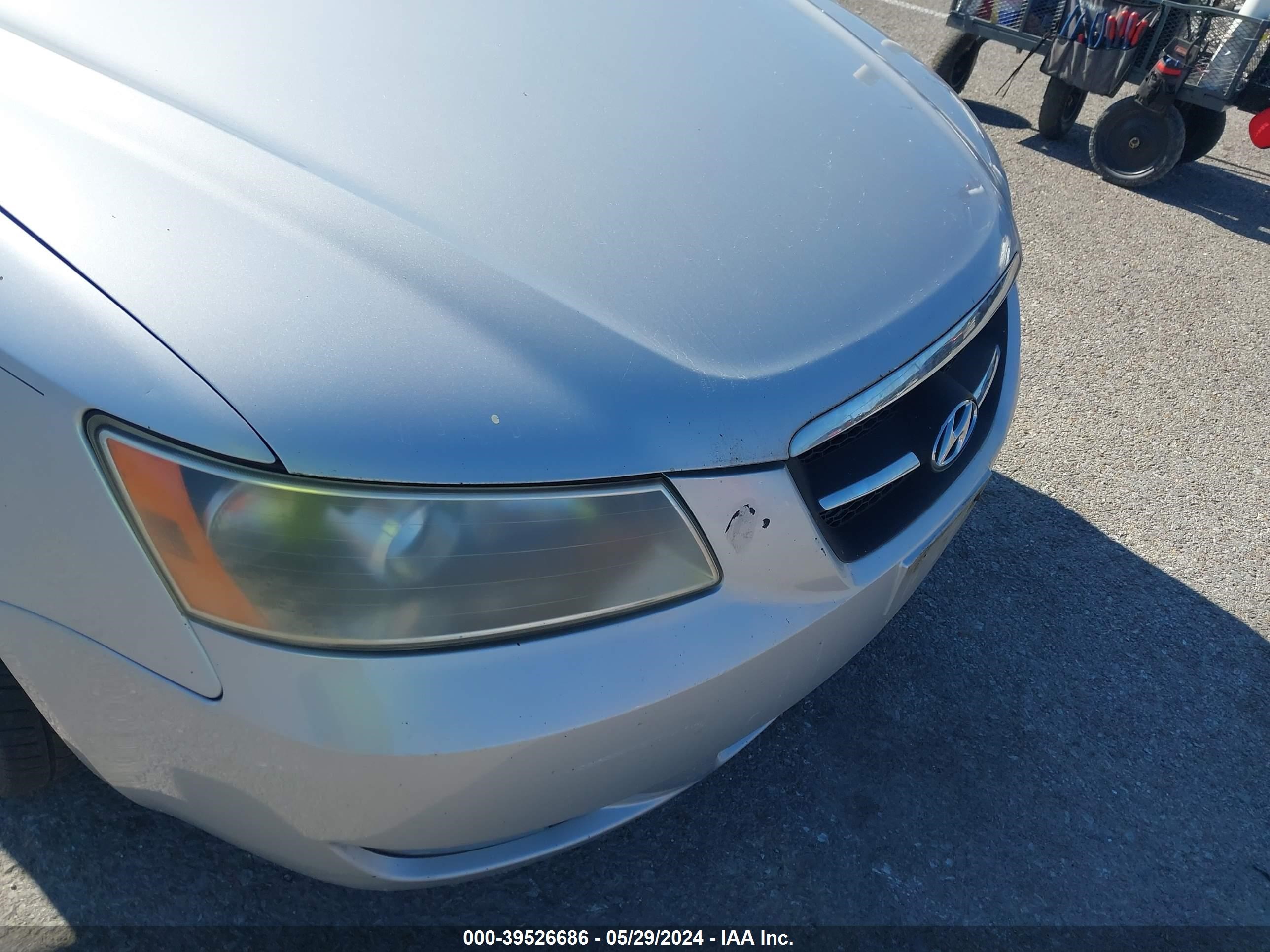 Photo 11 VIN: 5NPEU46F08H304800 - HYUNDAI SONATA 