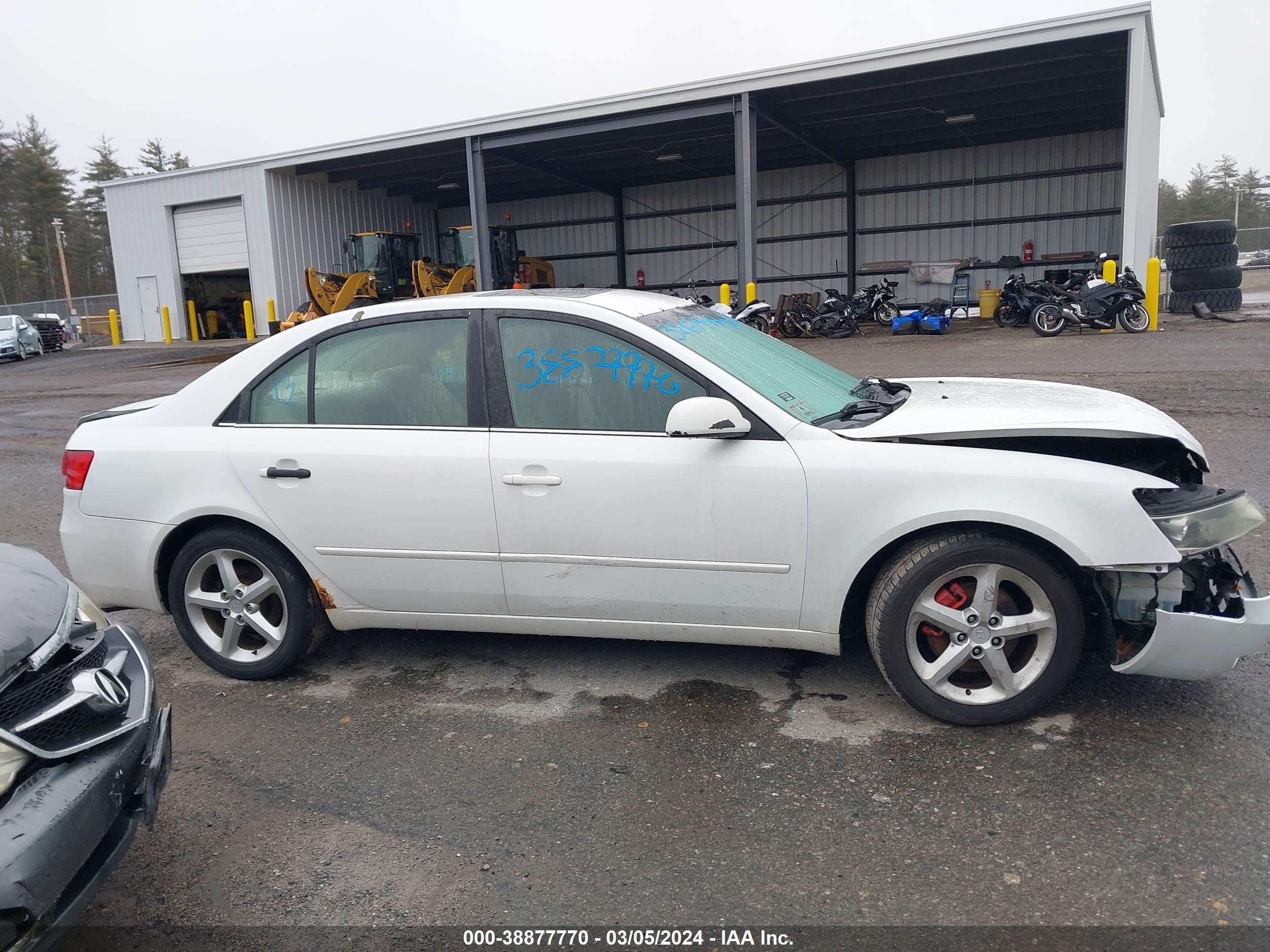 Photo 13 VIN: 5NPEU46F17H181667 - HYUNDAI SONATA 