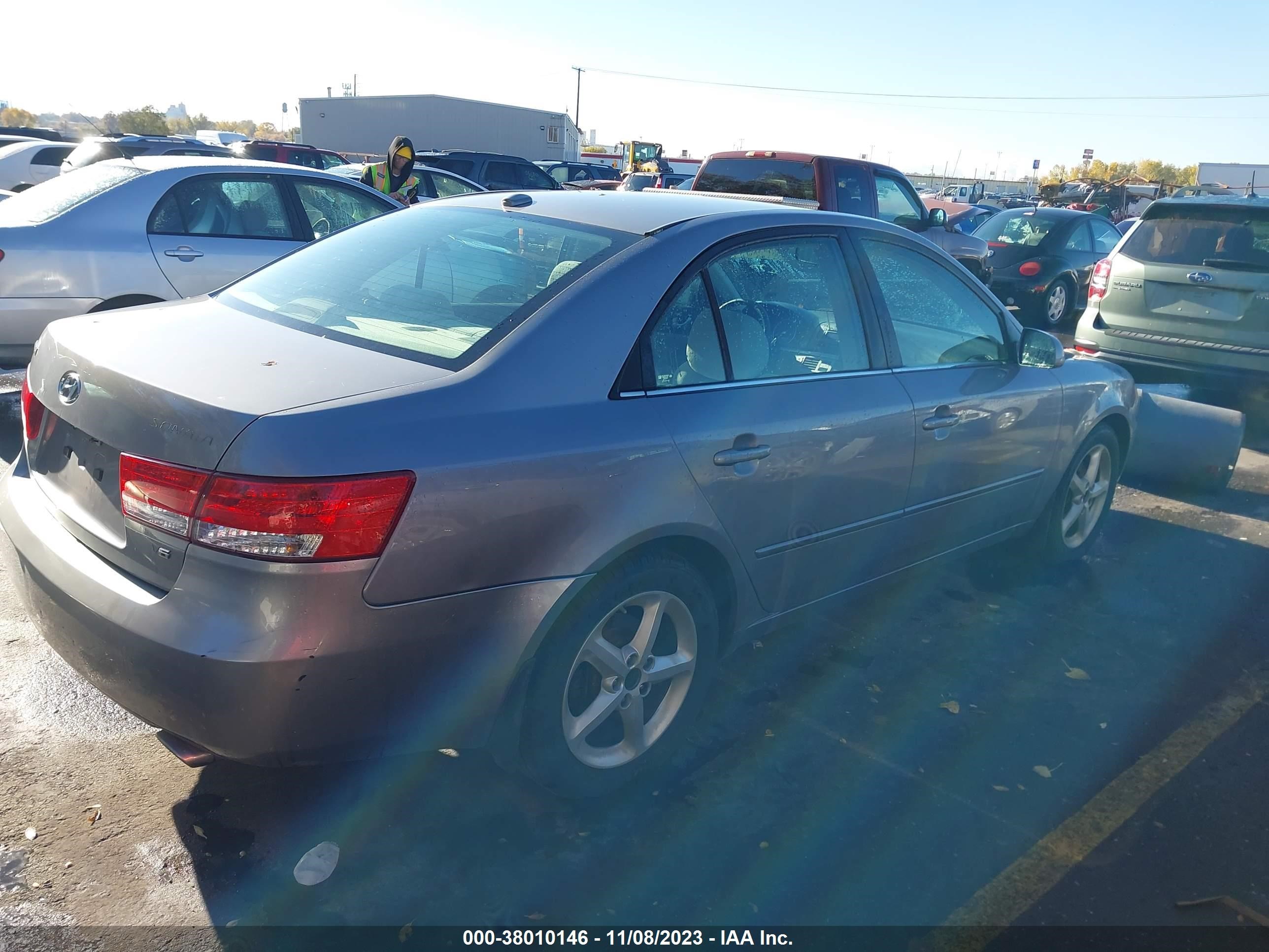 Photo 3 VIN: 5NPEU46F17H285723 - HYUNDAI SONATA 