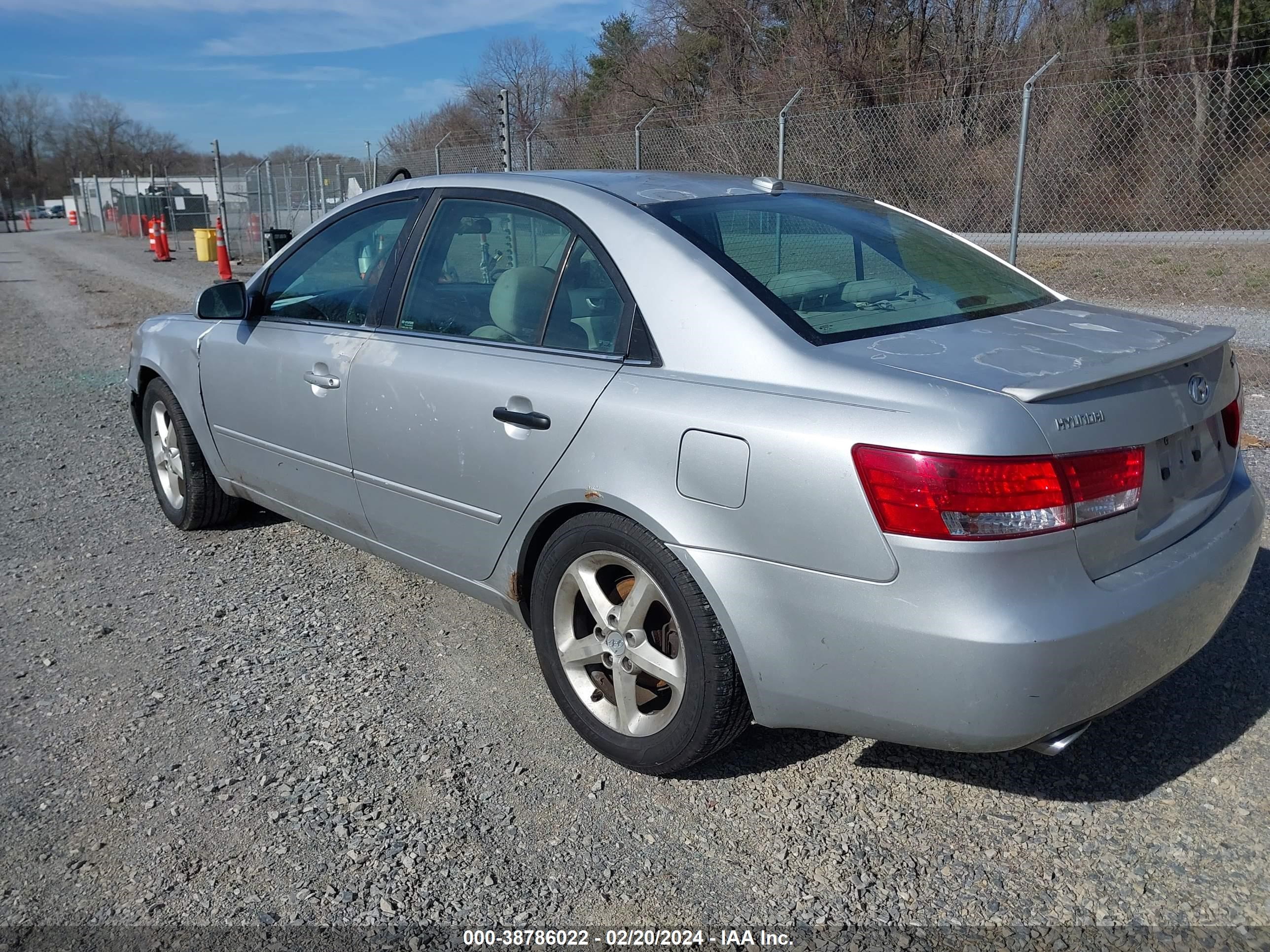 Photo 2 VIN: 5NPEU46F28H387274 - HYUNDAI SONATA 