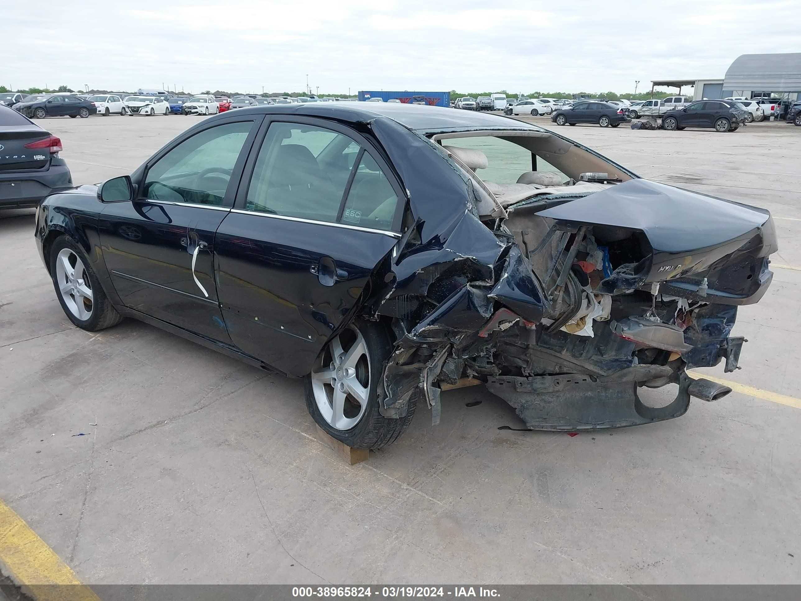 Photo 2 VIN: 5NPEU46F37H213356 - HYUNDAI SONATA 