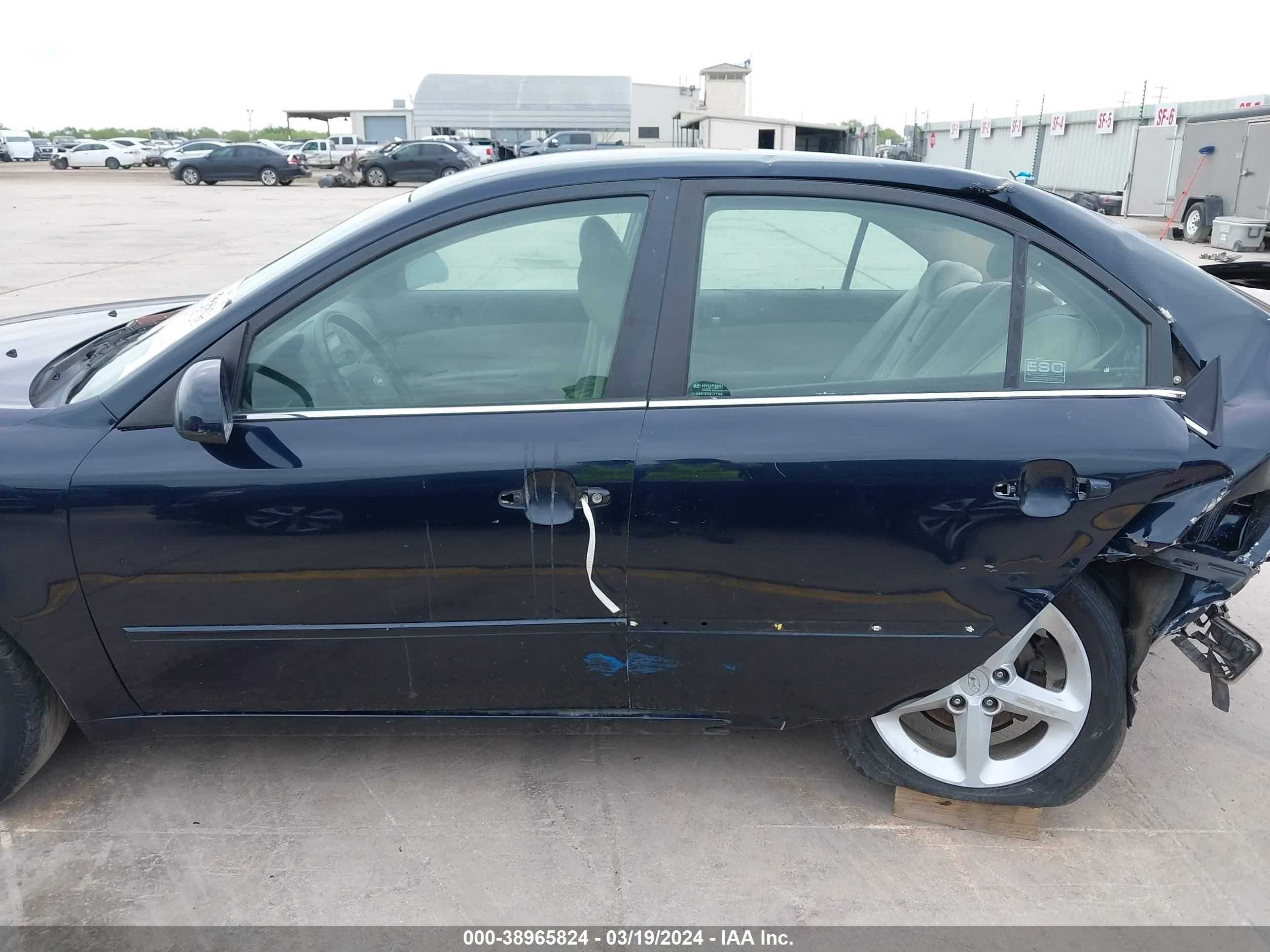 Photo 8 VIN: 5NPEU46F37H213356 - HYUNDAI SONATA 