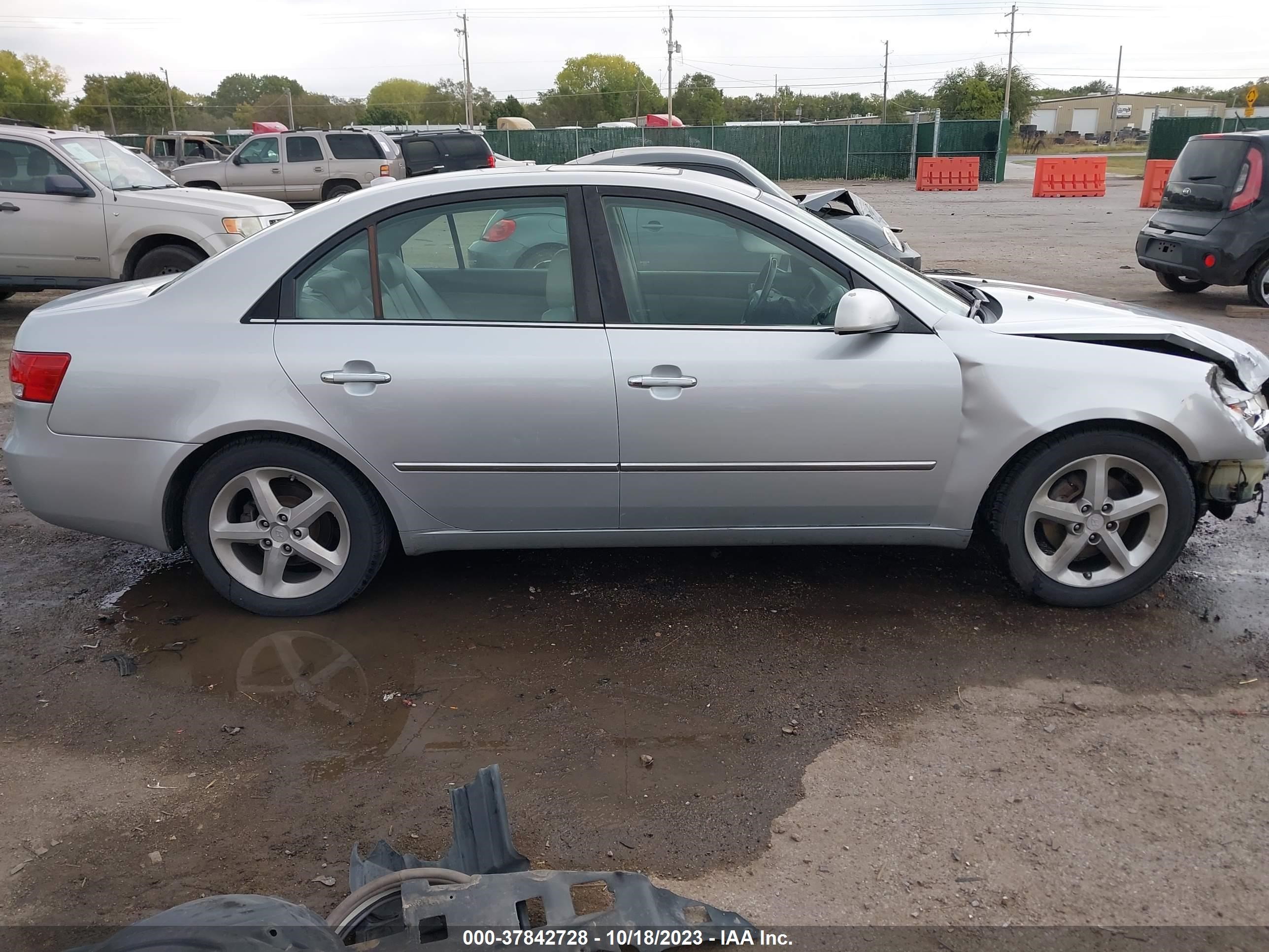 Photo 12 VIN: 5NPEU46F38H355482 - HYUNDAI SONATA 