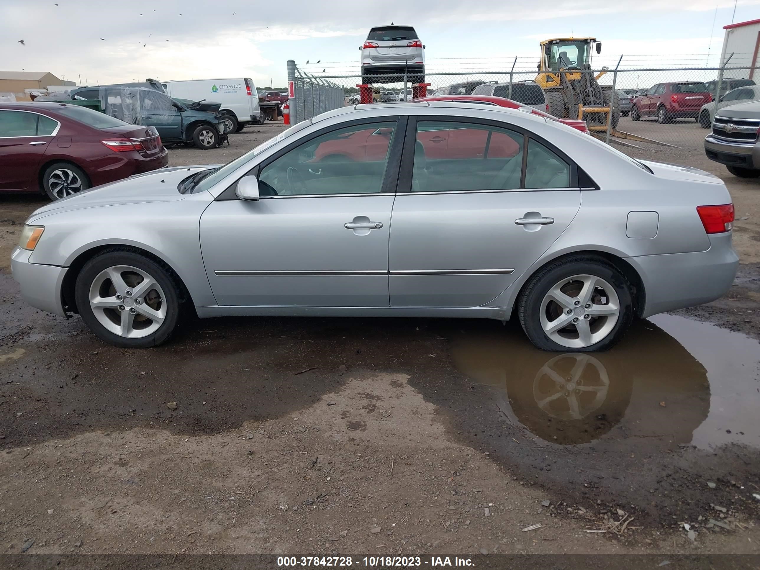 Photo 13 VIN: 5NPEU46F38H355482 - HYUNDAI SONATA 